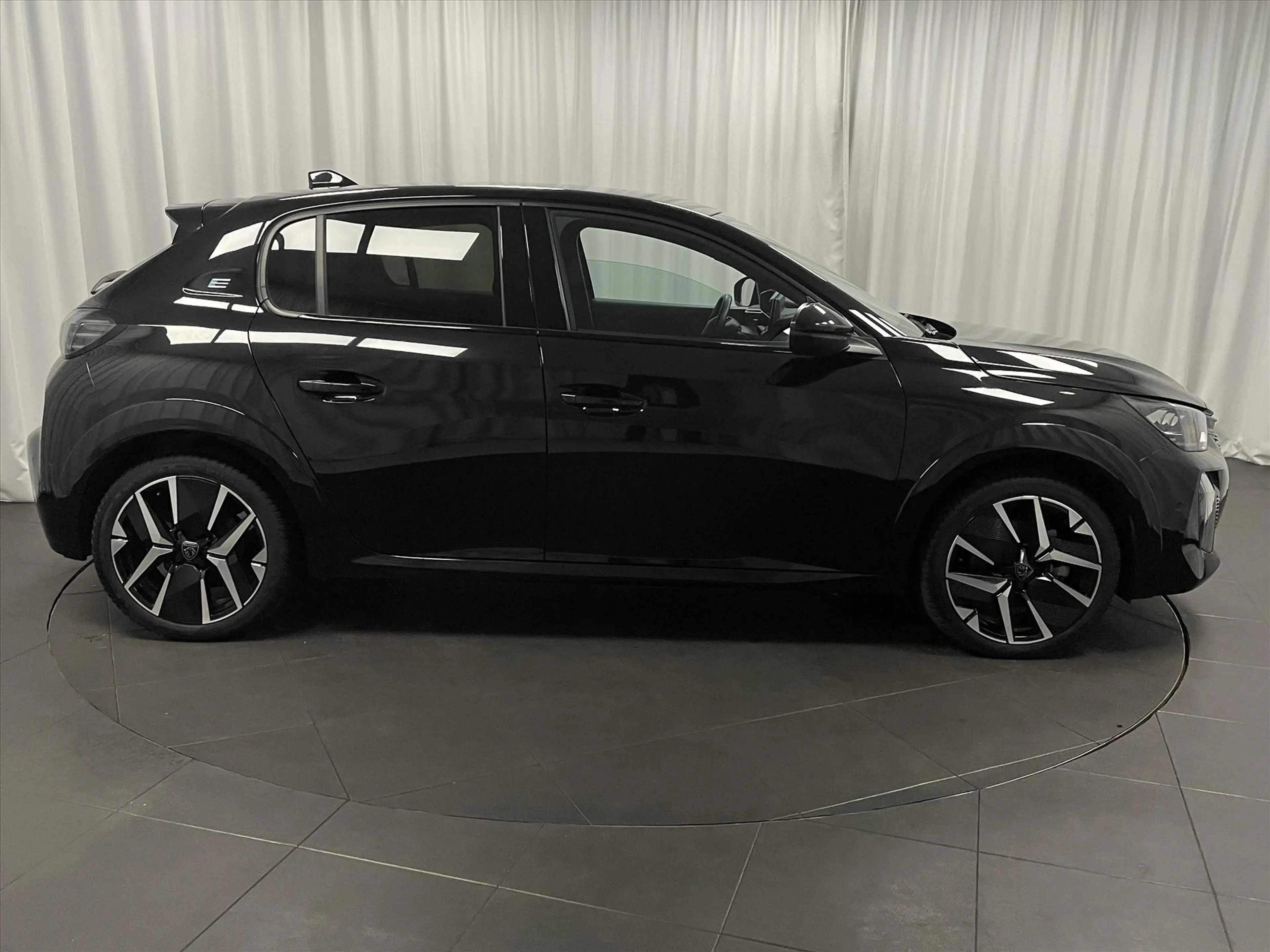 Peugeot e-208 GT PACK EV 50kWh 156pk SOH 96% Alcantara massage — photo 6