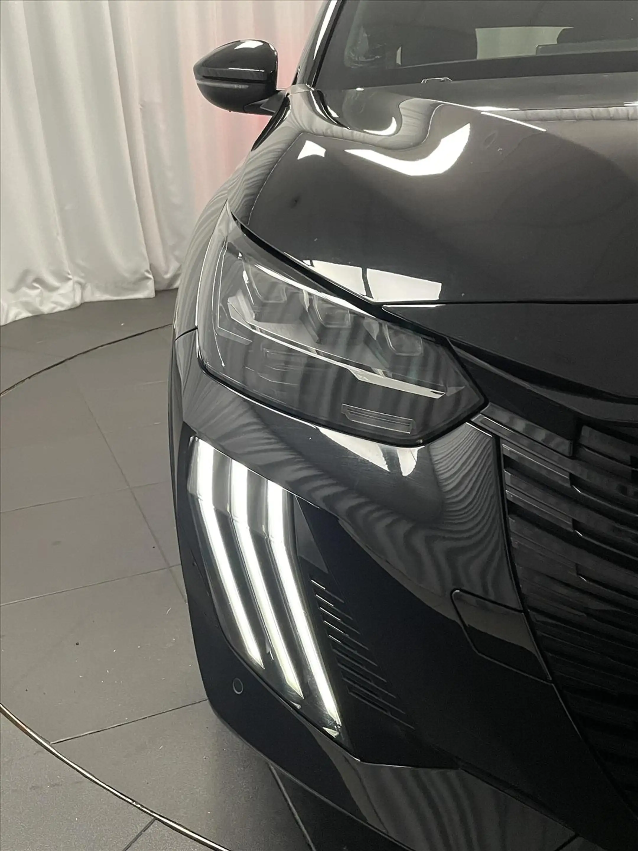 Peugeot e-208 GT PACK EV 50kWh 156pk SOH 96% Alcantara massage — photo 9