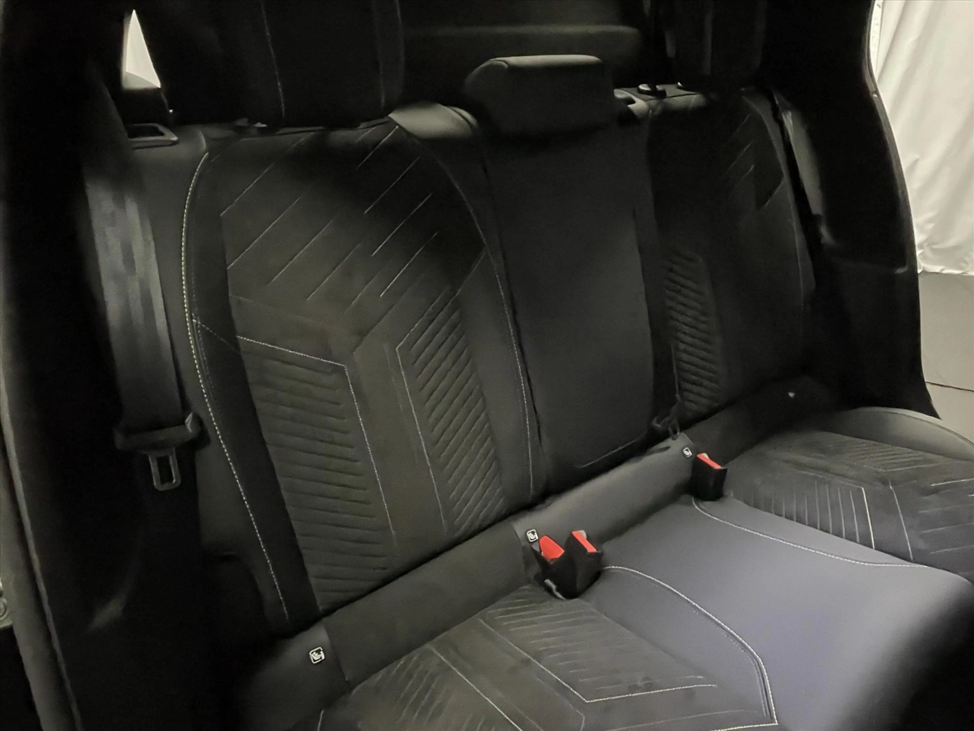 Peugeot e-208 GT PACK EV 50kWh 156pk SOH 96% Alcantara massage — photo 23