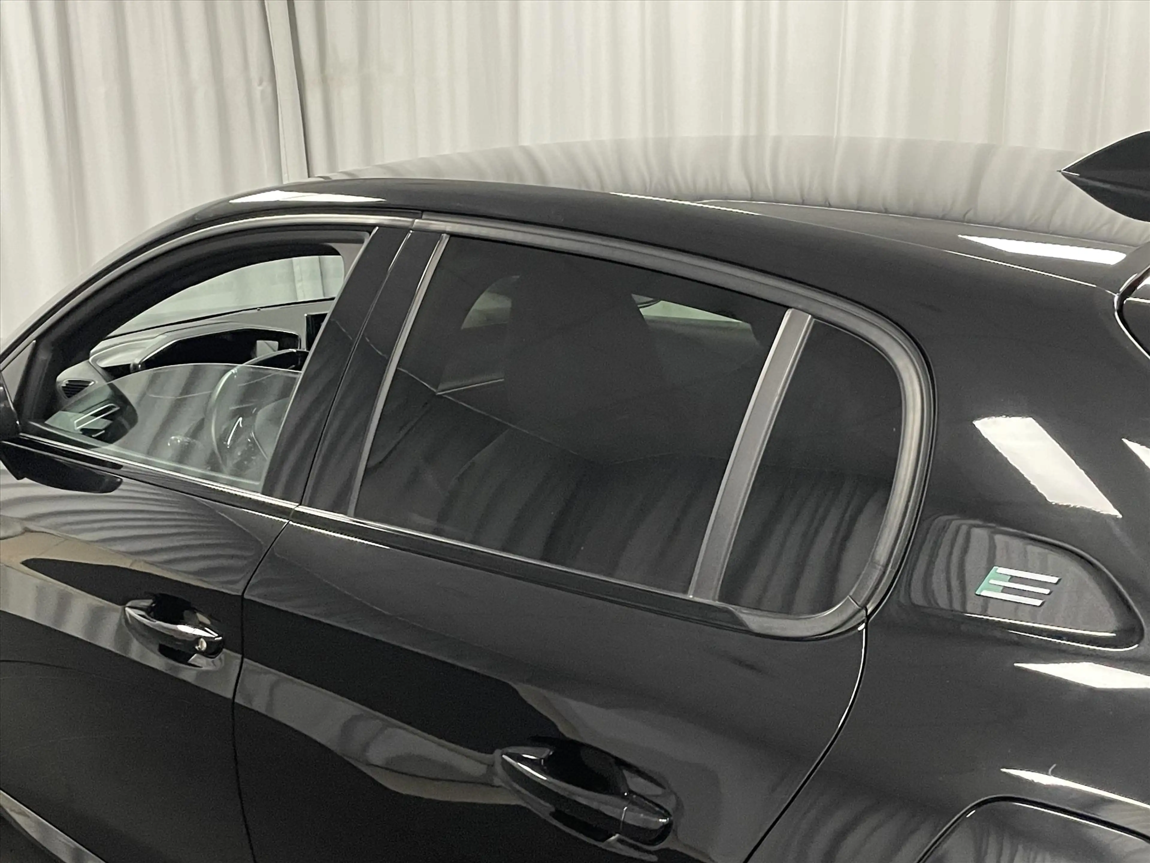 Peugeot e-208 GT PACK EV 50kWh 156pk SOH 96% Alcantara massage — photo 13