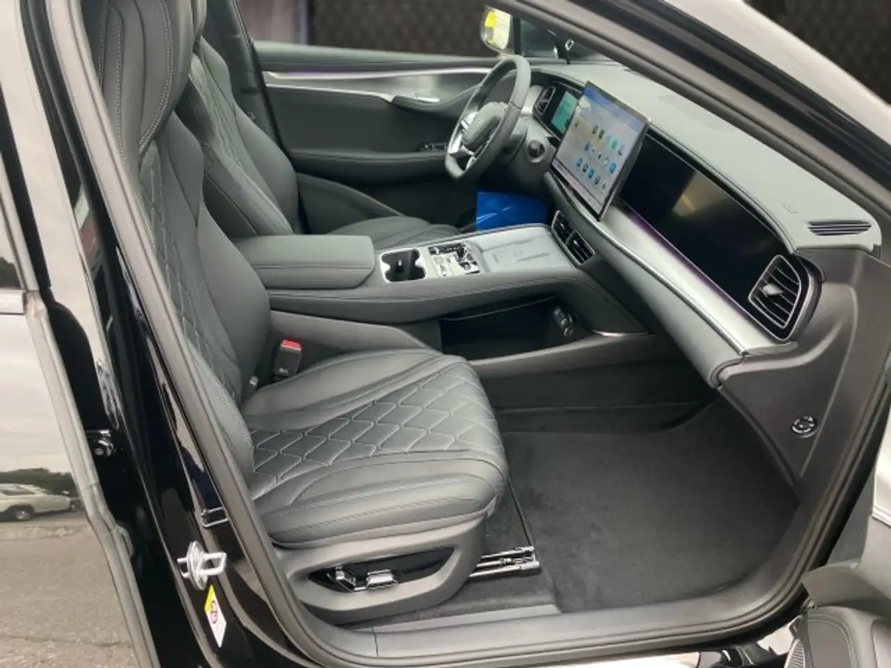 BYD SEALION 7