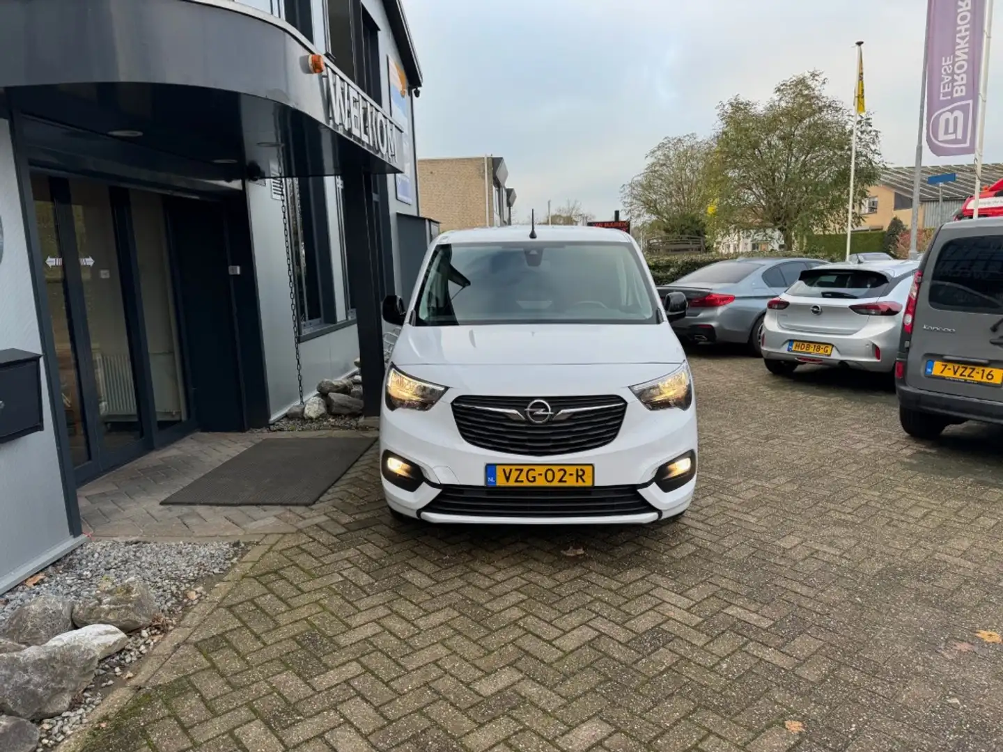 Opel Combo 1.5D 131PK Automaat L2 Navi, Climatcntrl, Cruisecn Wit - 2