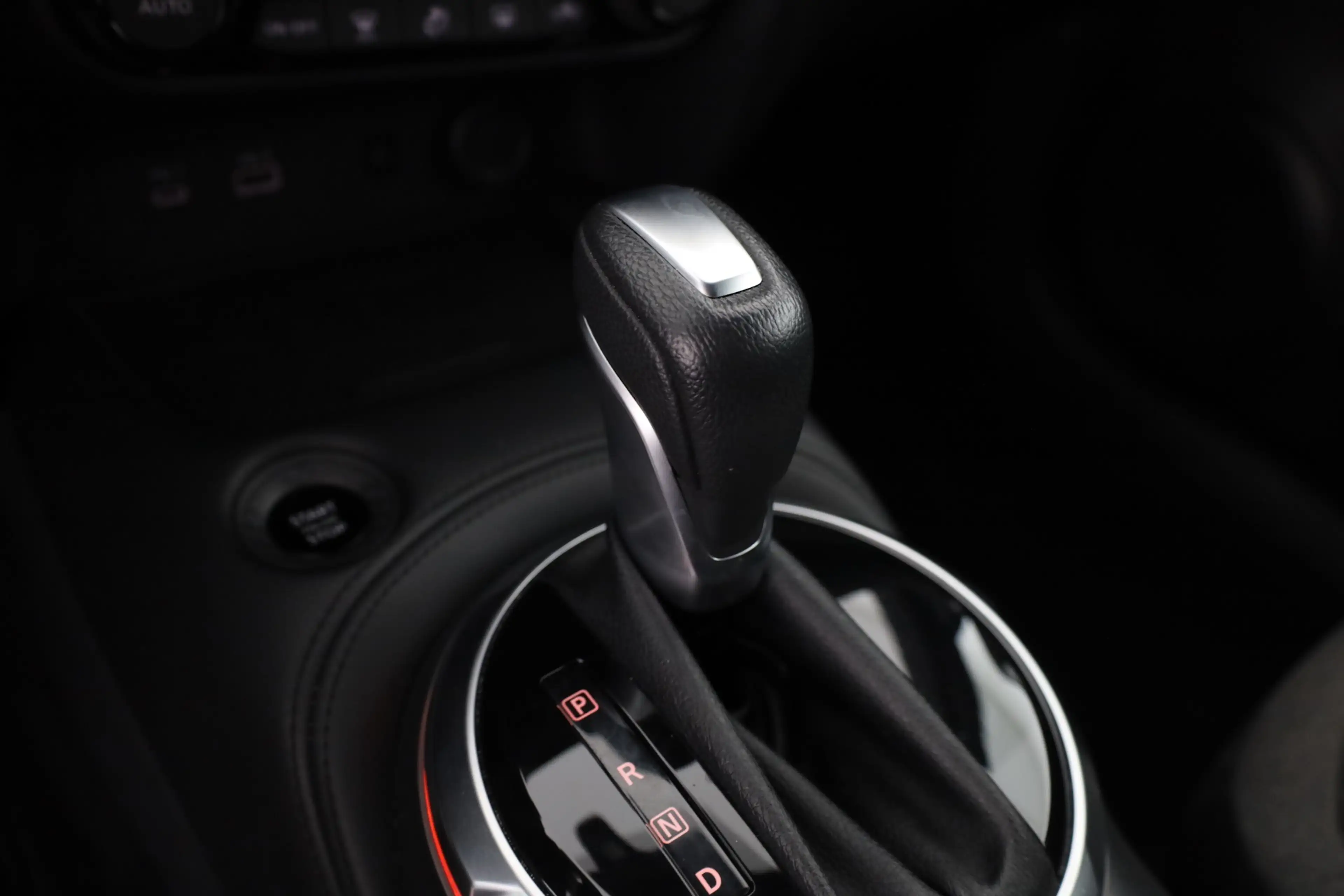 Nissan Juke 1.0 DIG-T N-Connecta Aut. LED Navi Kamera — photo 13