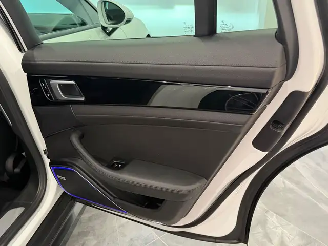 Porsche Panamera 2.9 4 E-Hybrid**BOSE**PANO**SOFT-CLOSE**SHZ**LH** Ansicht 40