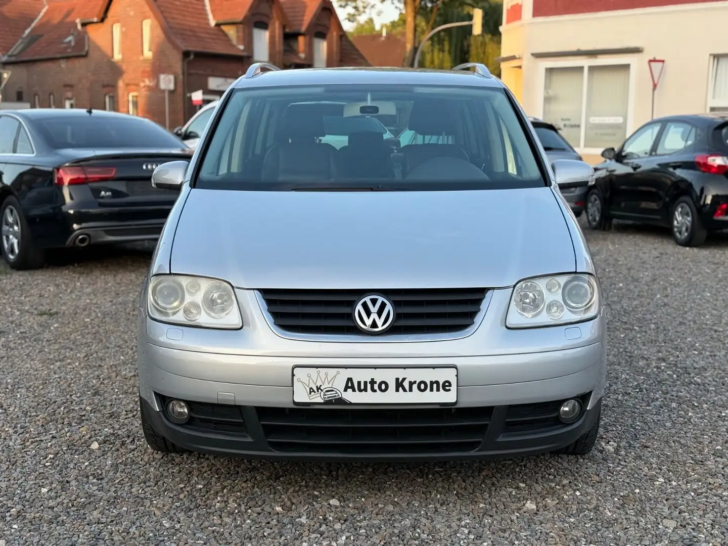 Volkswagen Touran 2.0 TDI Highline Leder Xenon TÜV-07/26 Silber - 2