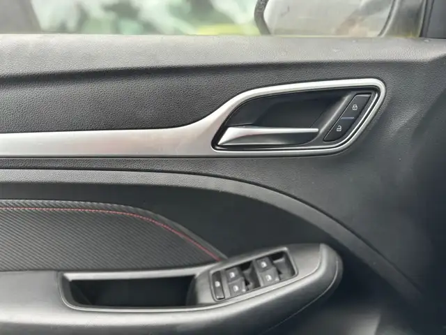 MG ZS view 10