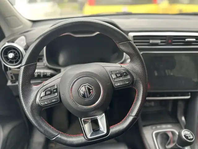 MG ZS view 11
