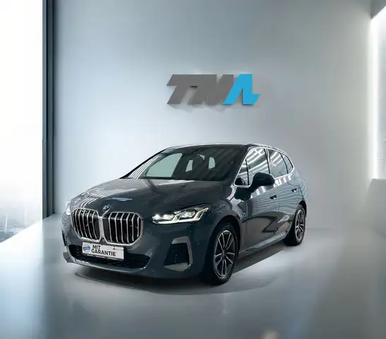 BMW 218 i Active Tourer M Sport PANO AHK Unfallfrei