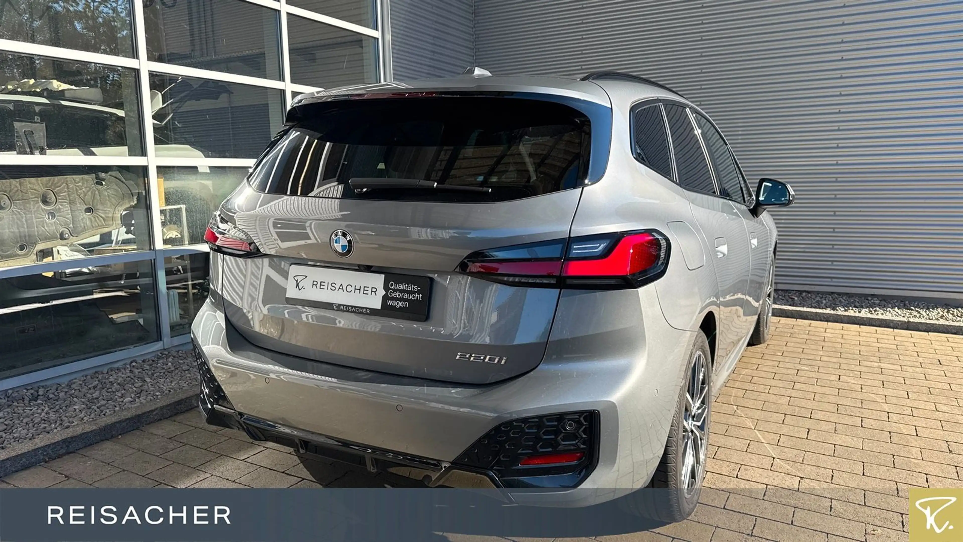 BMW 220 220i A Active Tourer M-Sport,Pano,AHK,ACC, — photo 2