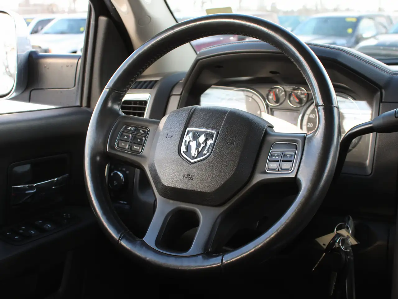 RAM 2500 снимка RAM 2500