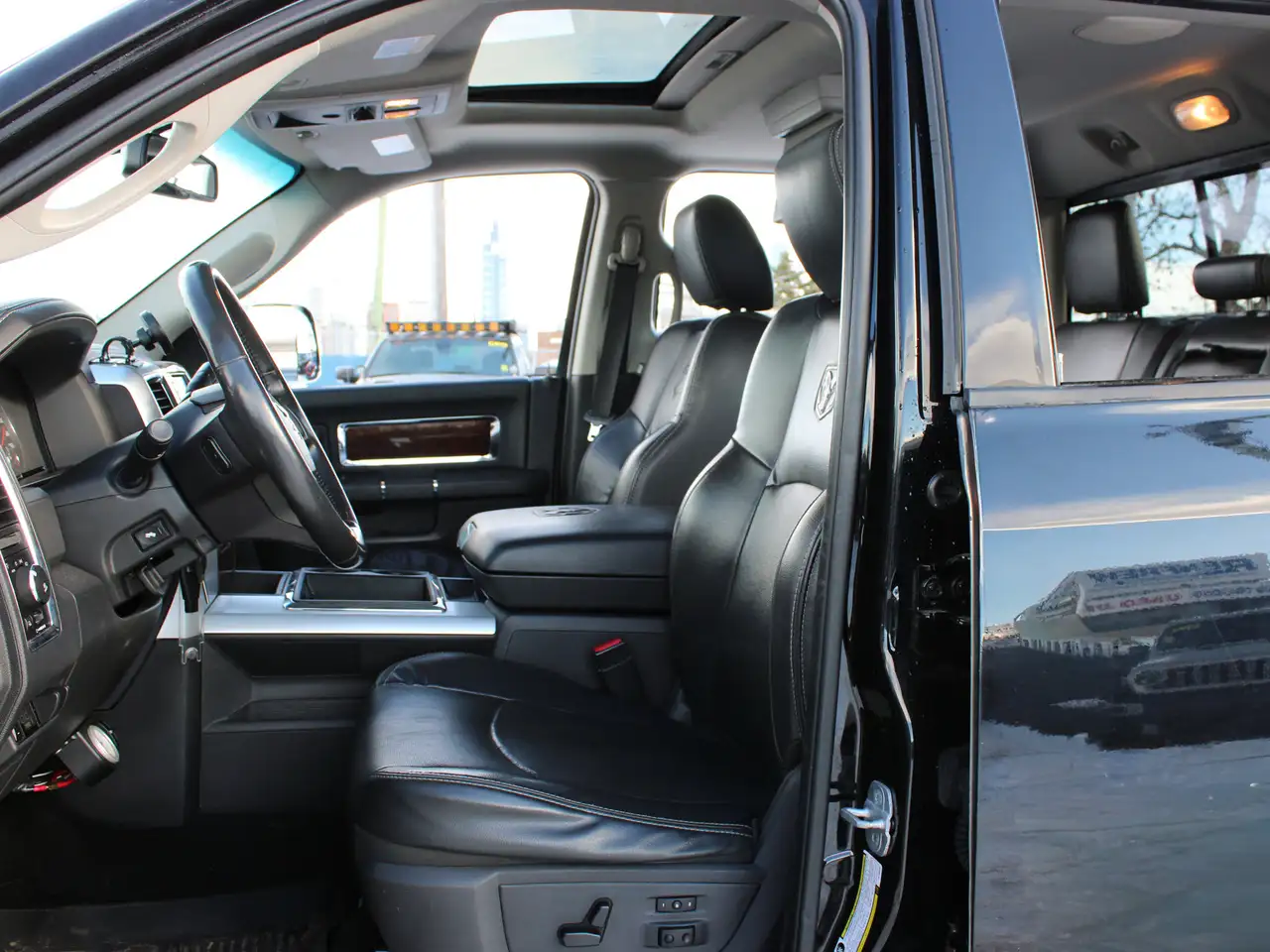 RAM 2500 снимка RAM 2500