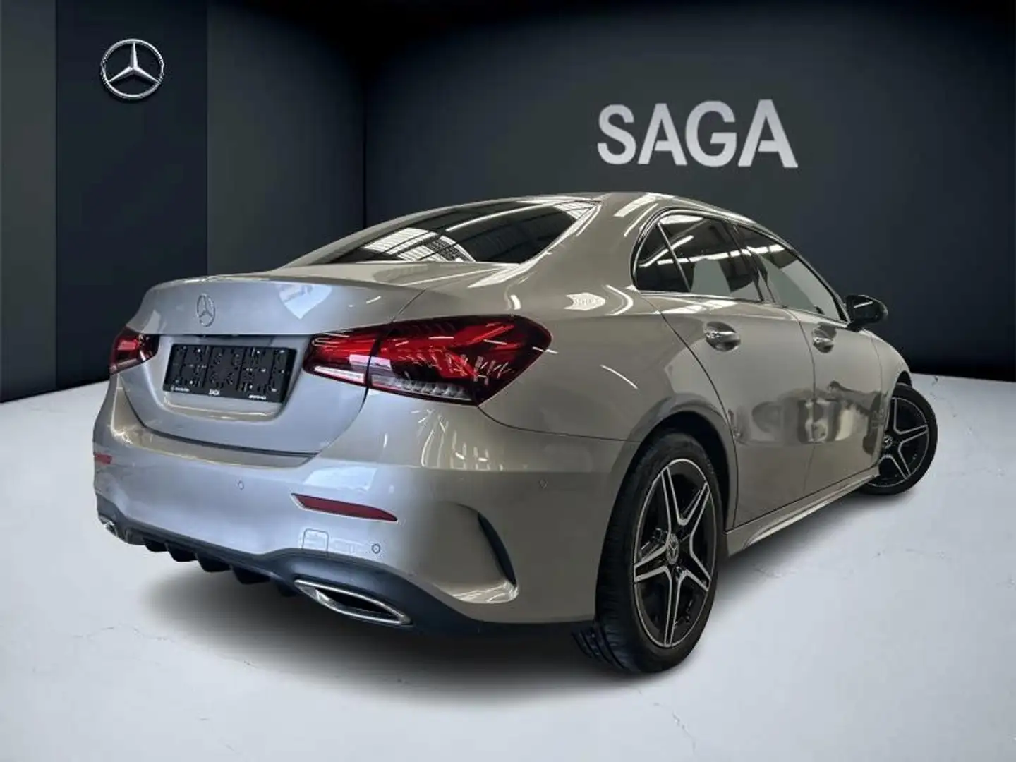 Mercedes-Benz A 180 Berline AMG Pack Night Beige - 2