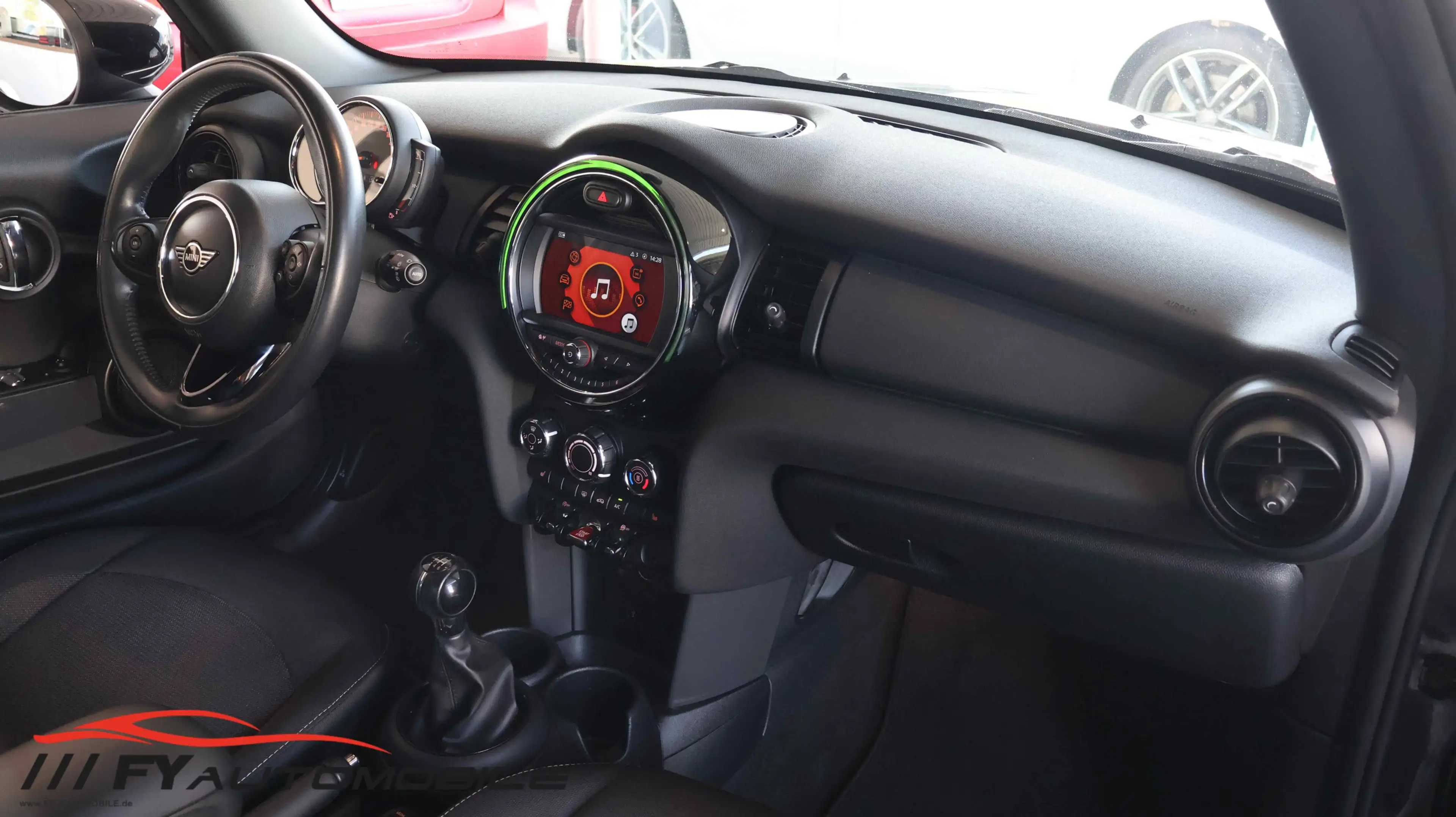 MINI One One LED Navi Stzheizung — photo 14