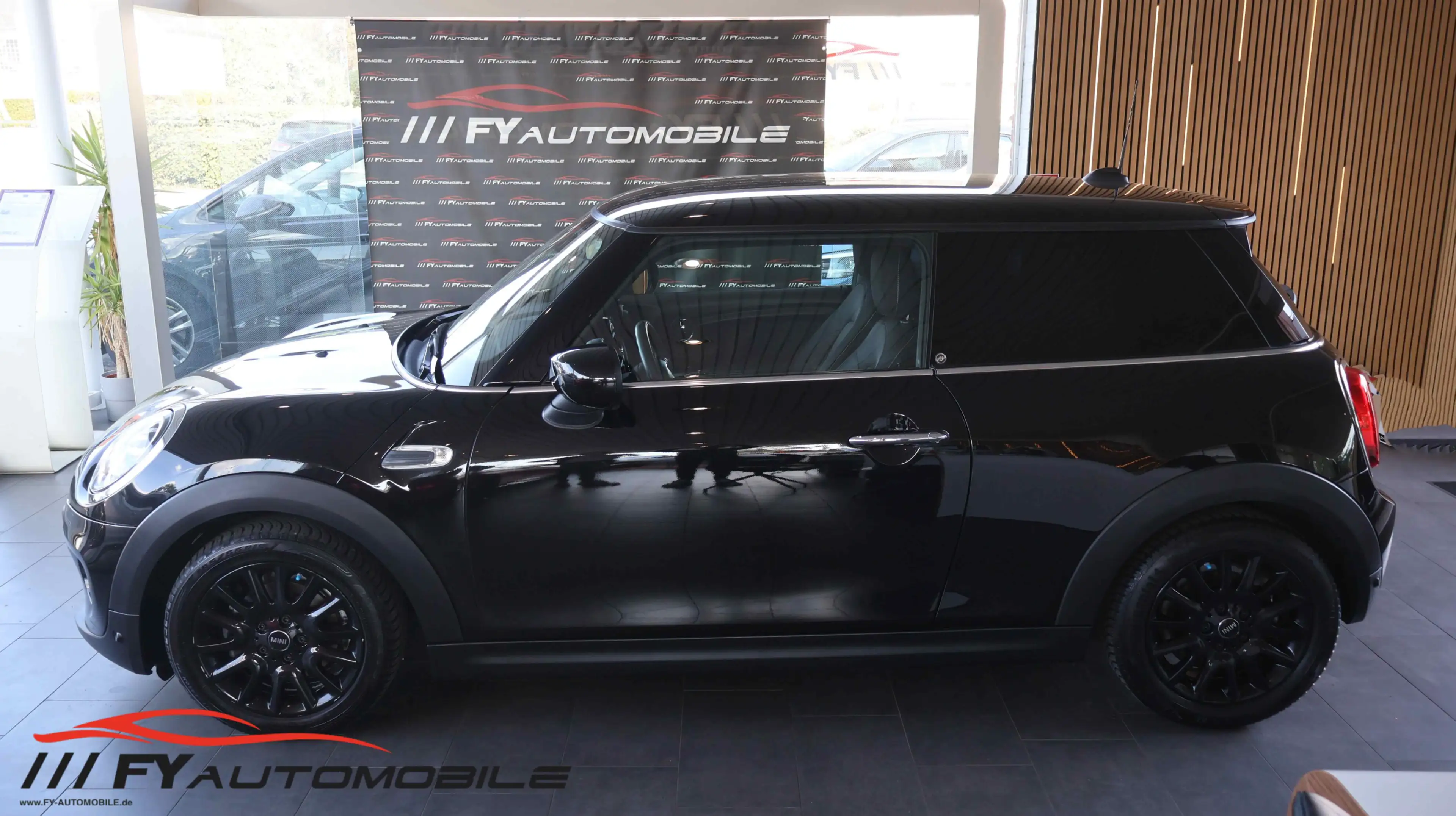 MINI One One LED Navi Stzheizung — photo 2