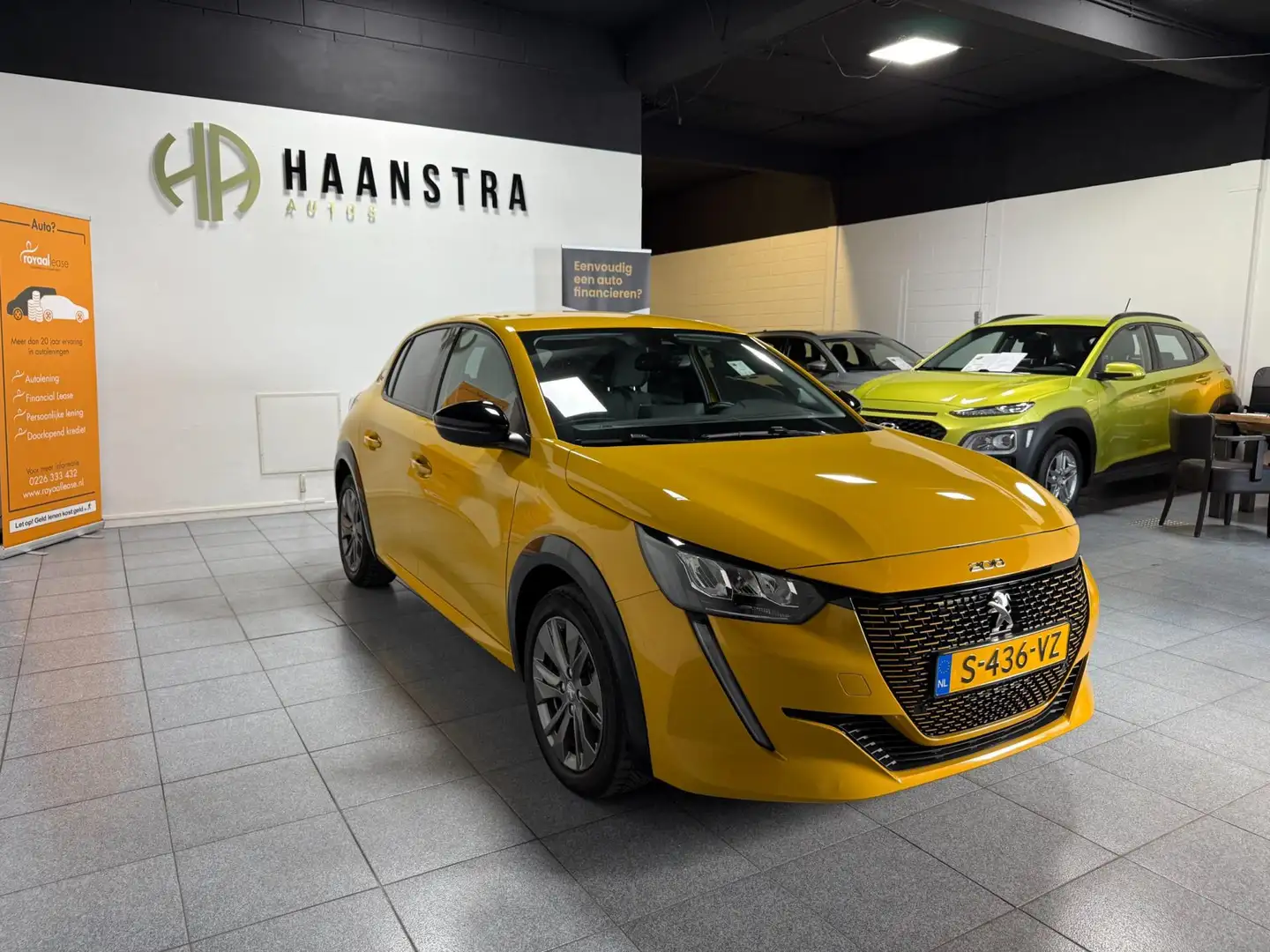 Peugeot e-208 EV Allure 50 kWh Navigatie NL Auto! Apple-Carplay Jaune - 1
