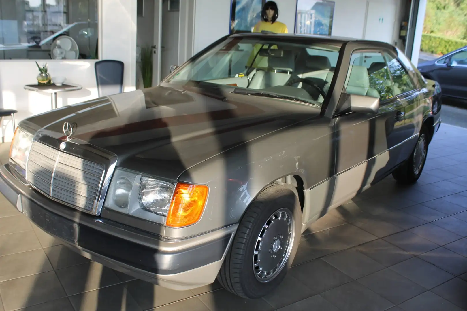Mercedes-Benz CE 230 Im Kundenauftrag Oldtimer Gris - 2