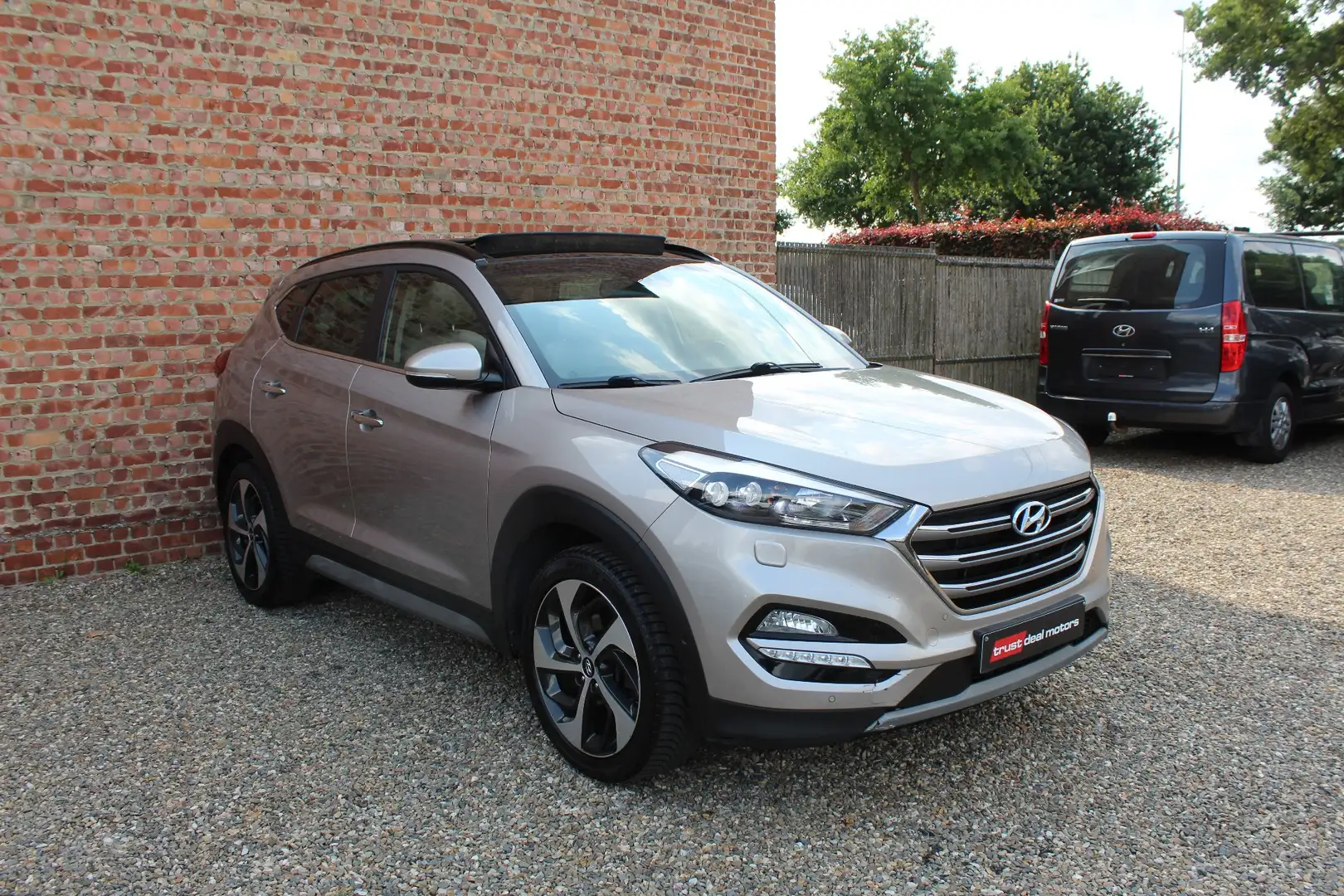 Hyundai TUCSON Tucson 1.7 CRDiFull Option ISG DCT * Garantie * Beige - 2