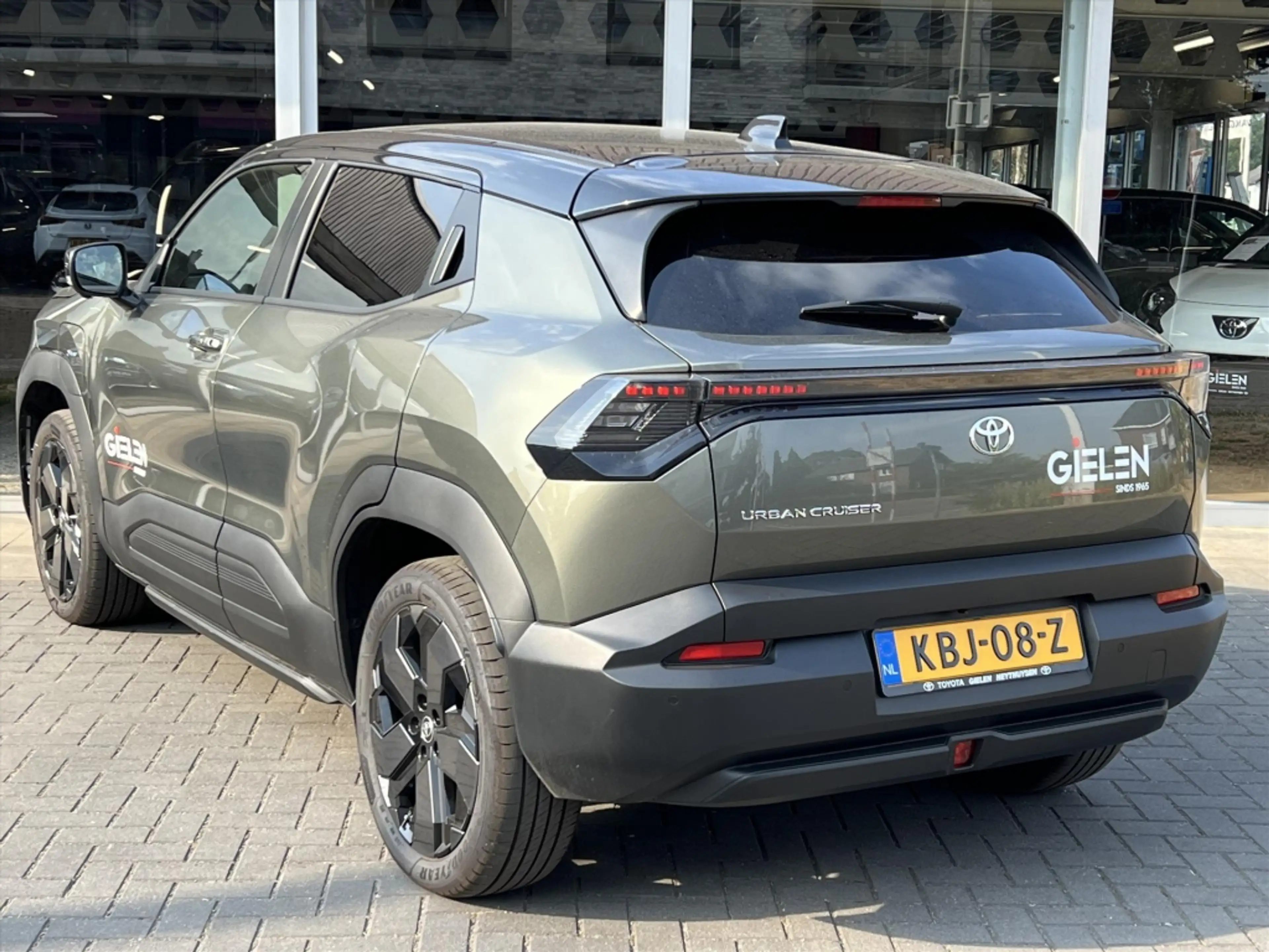 Toyota Urban Cruiser 61,1 kWh 174pk Executive | JBL, Stoel- Stuurverwar — photo 8