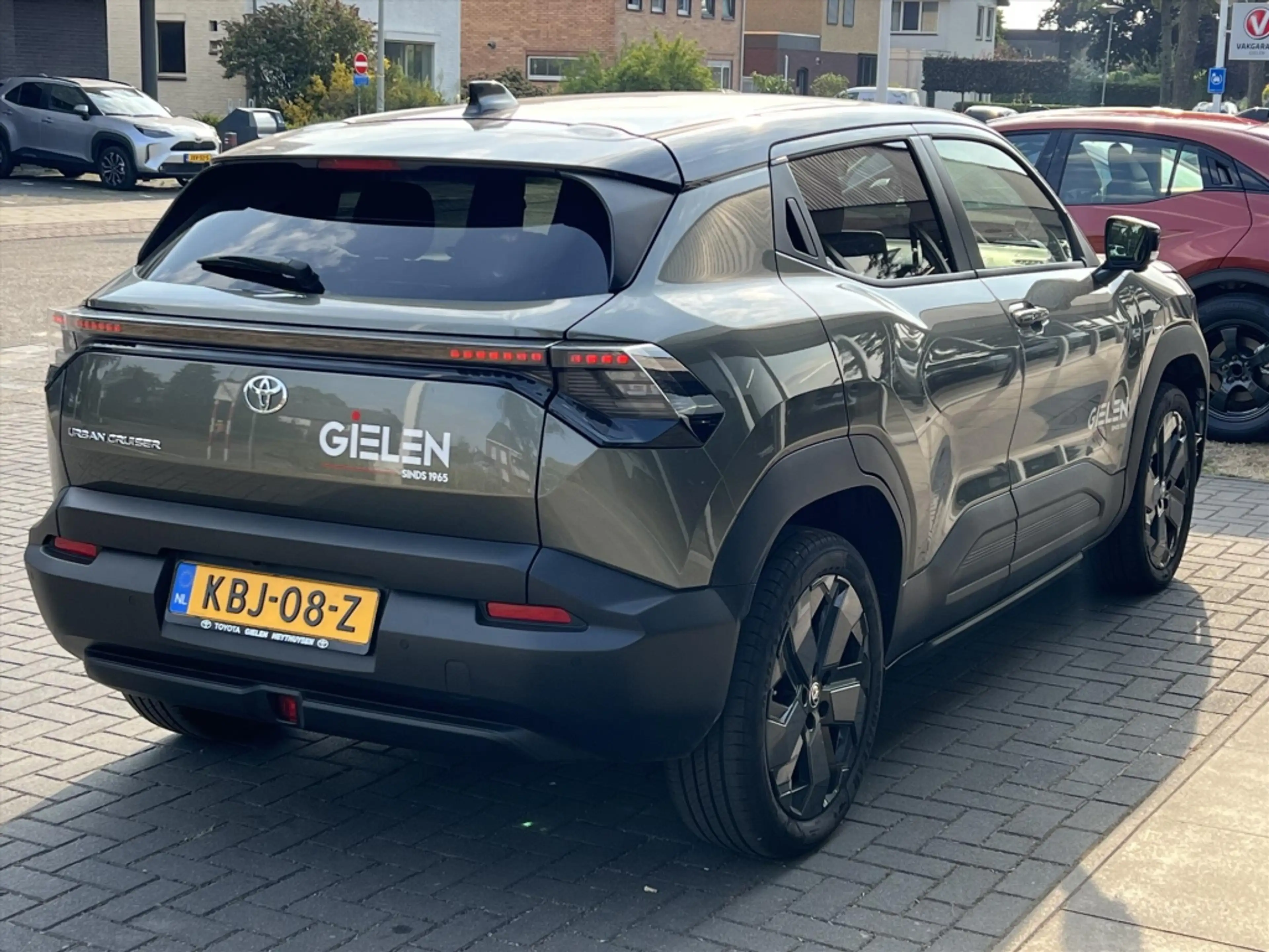 Toyota Urban Cruiser 61,1 kWh 174pk Executive | JBL, Stoel- Stuurverwar — photo 4