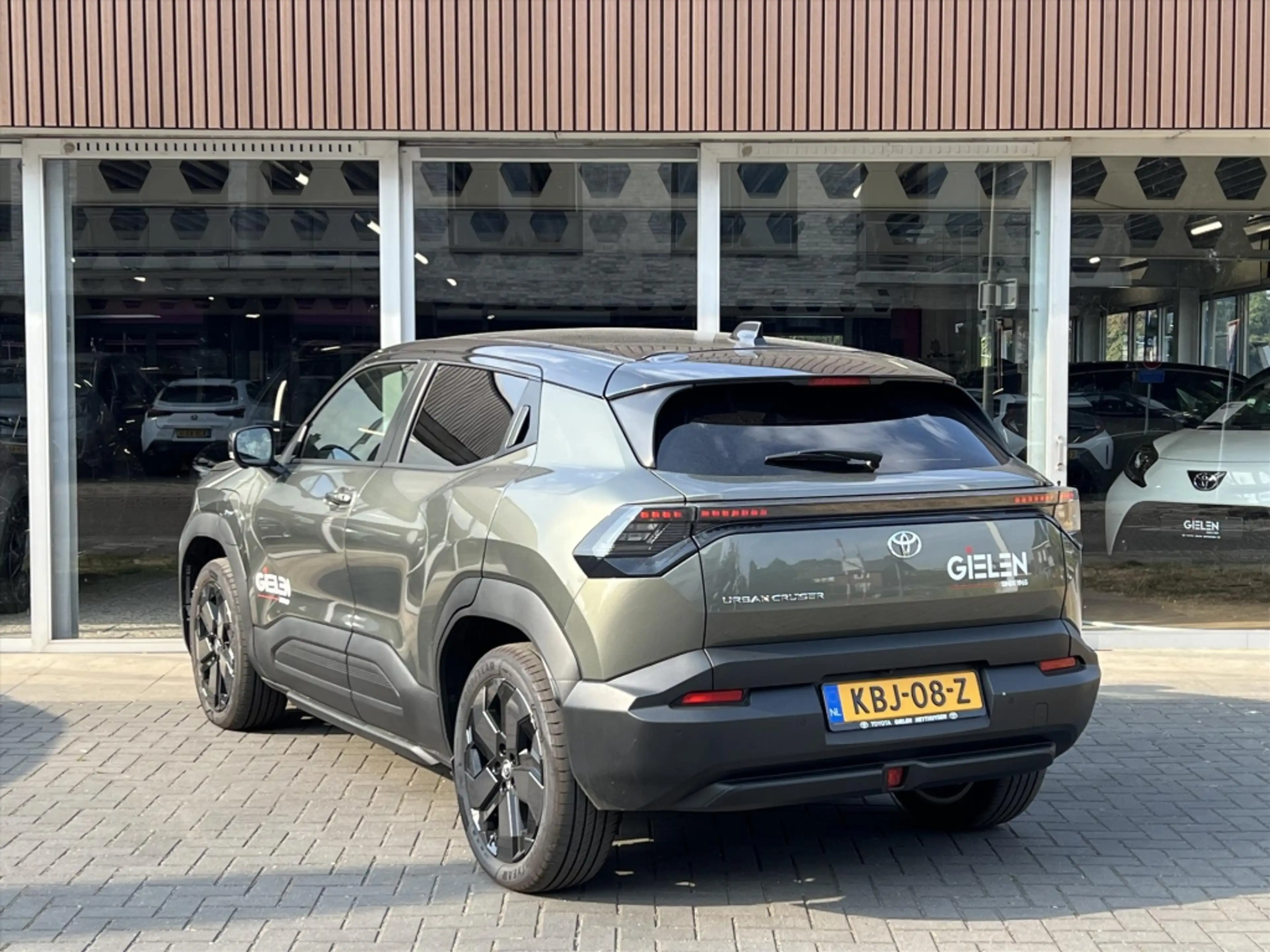 Toyota Urban Cruiser 61,1 kWh 174pk Executive | JBL, Stoel- Stuurverwar — photo 28