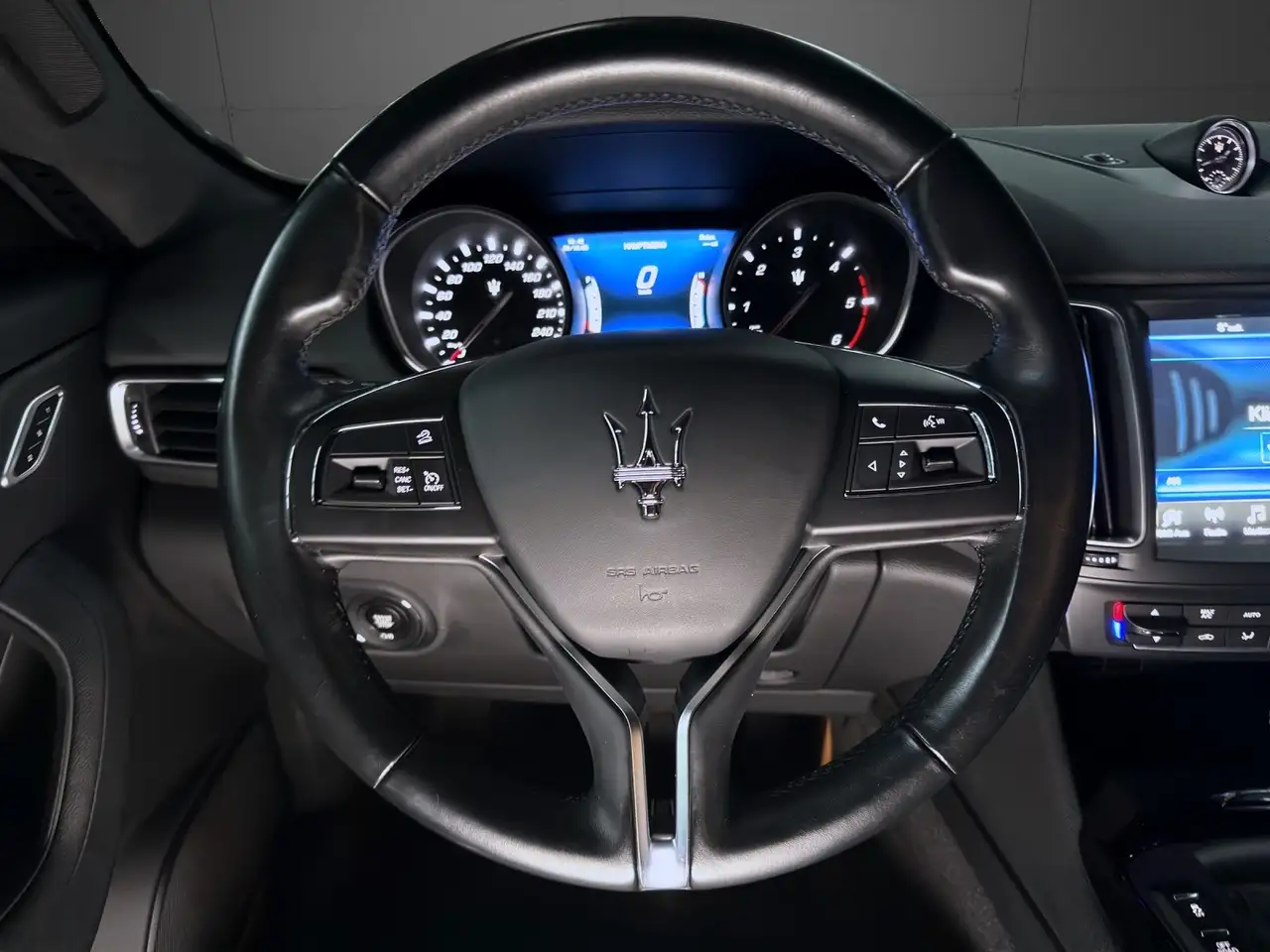 Maserati Levante 2021 — фото 8