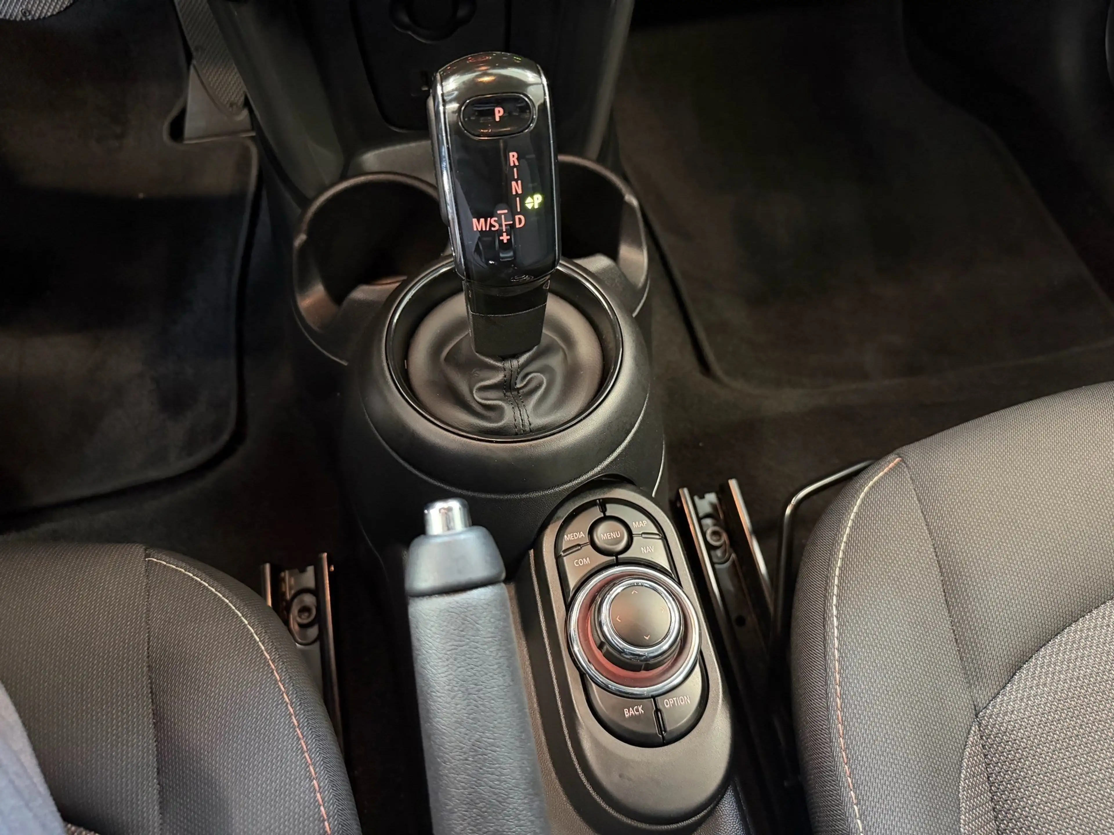 MINI One 3-Türer LED PDC Navi Shz. Tempomat 16" LMR — photo 11