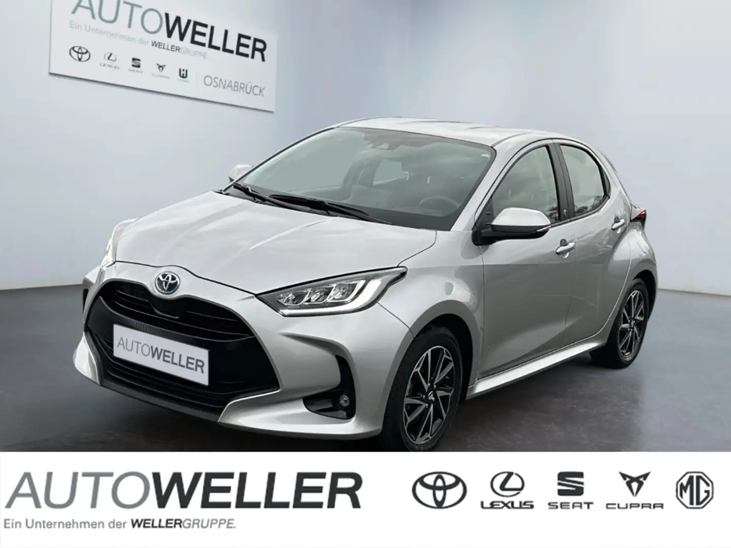 Toyota Yaris Hybrid 1.5 VVT-i Team D *Navi*LED*ACC*LMF* Silber - 1