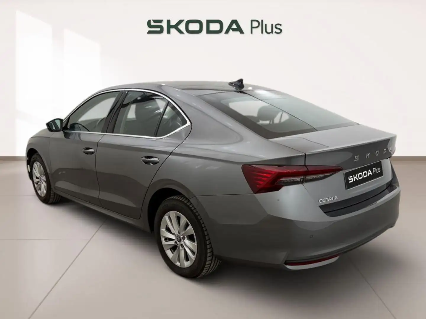 Skoda Octavia 1.5 TSI MHEV Selection DSG7 110kW Gris - 2