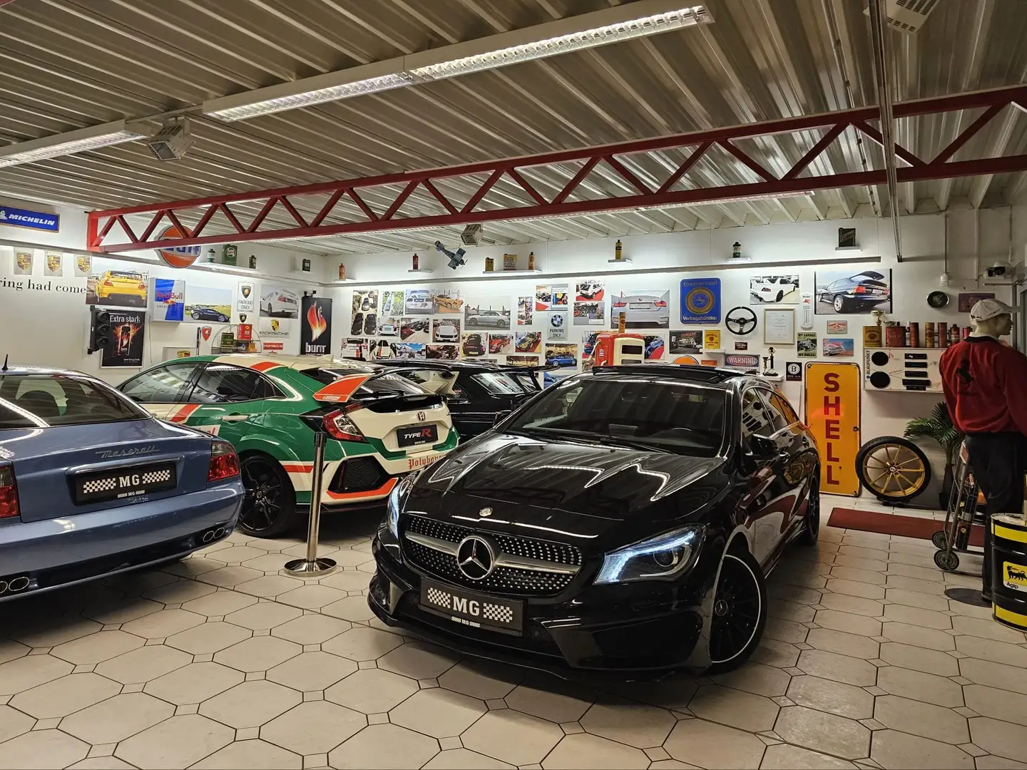 Mercedes-Benz CLA 220 CLA 220 CDI / d 4Matic AMG-Line Panorama Schwarz - 2