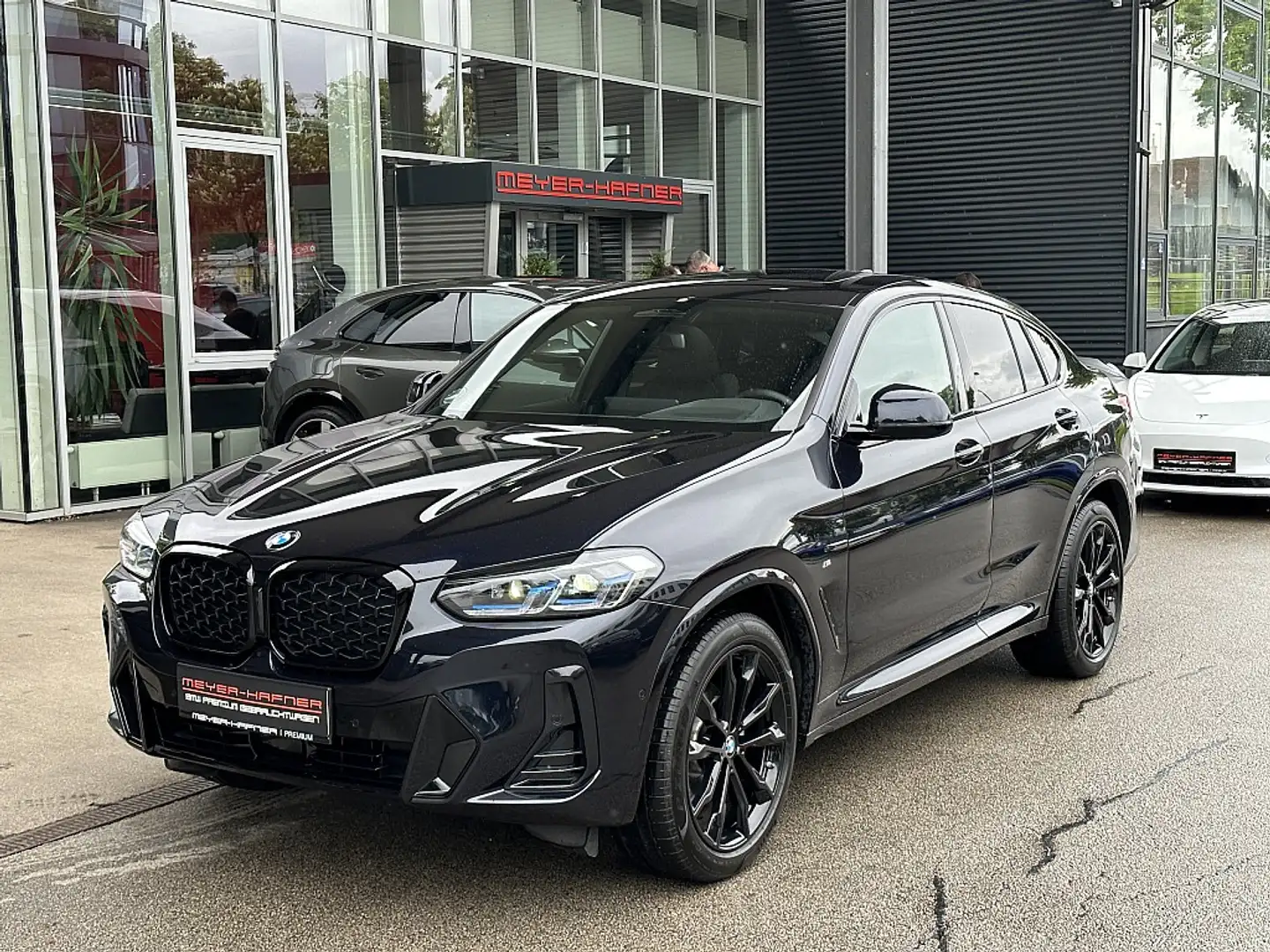 BMW X4 xDrive20i Aut. Schwarz - 1