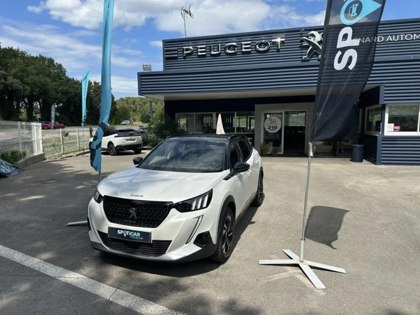 Peugeot 2008 1.2 PureTech 130ch S\u0026S GT EAT8 Blanc - 1