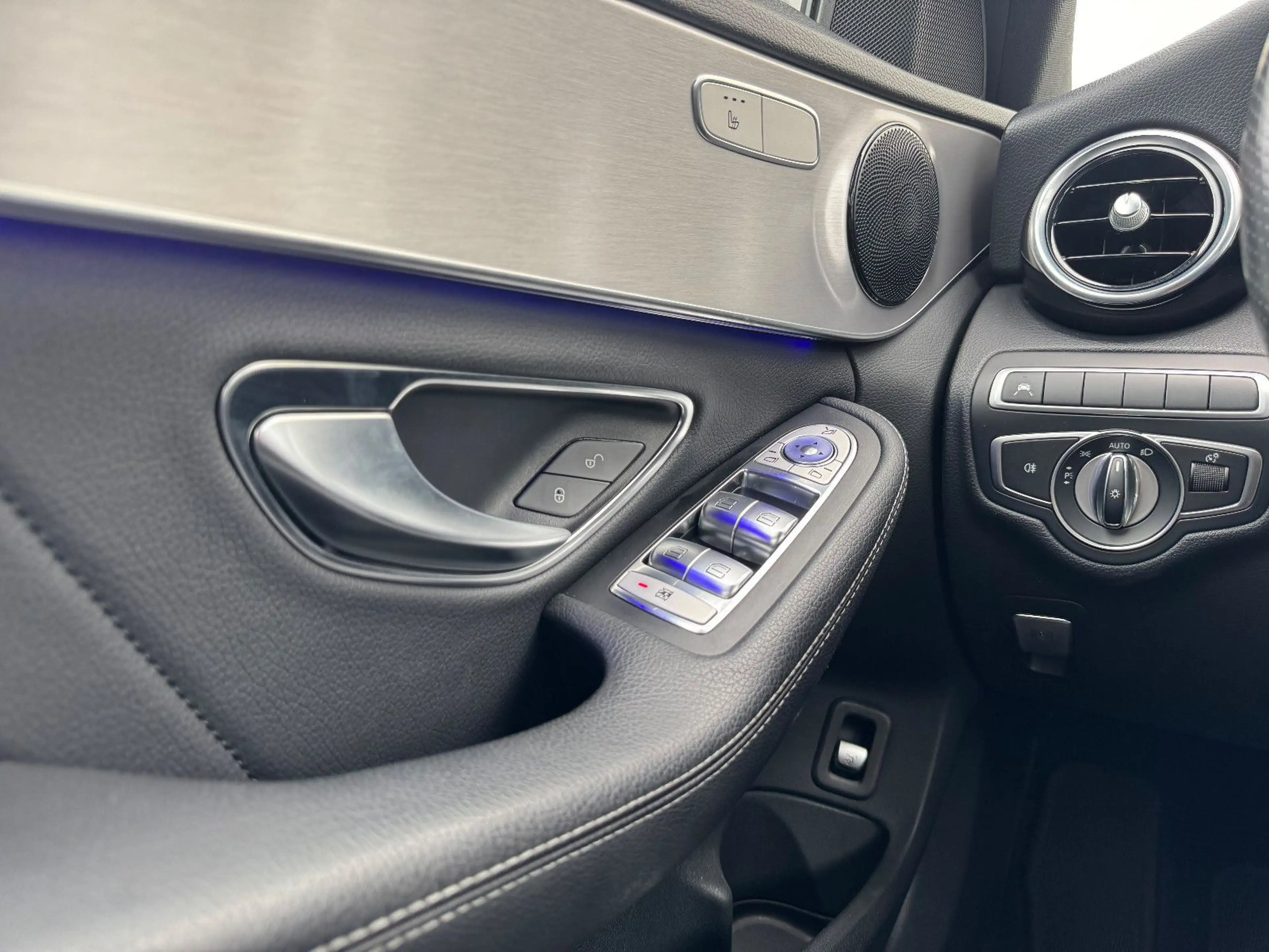 Mercedes-Benz C 180 CGI LIMO AMG-LINE LED MULTIBEAM AHK TOP — photo 13