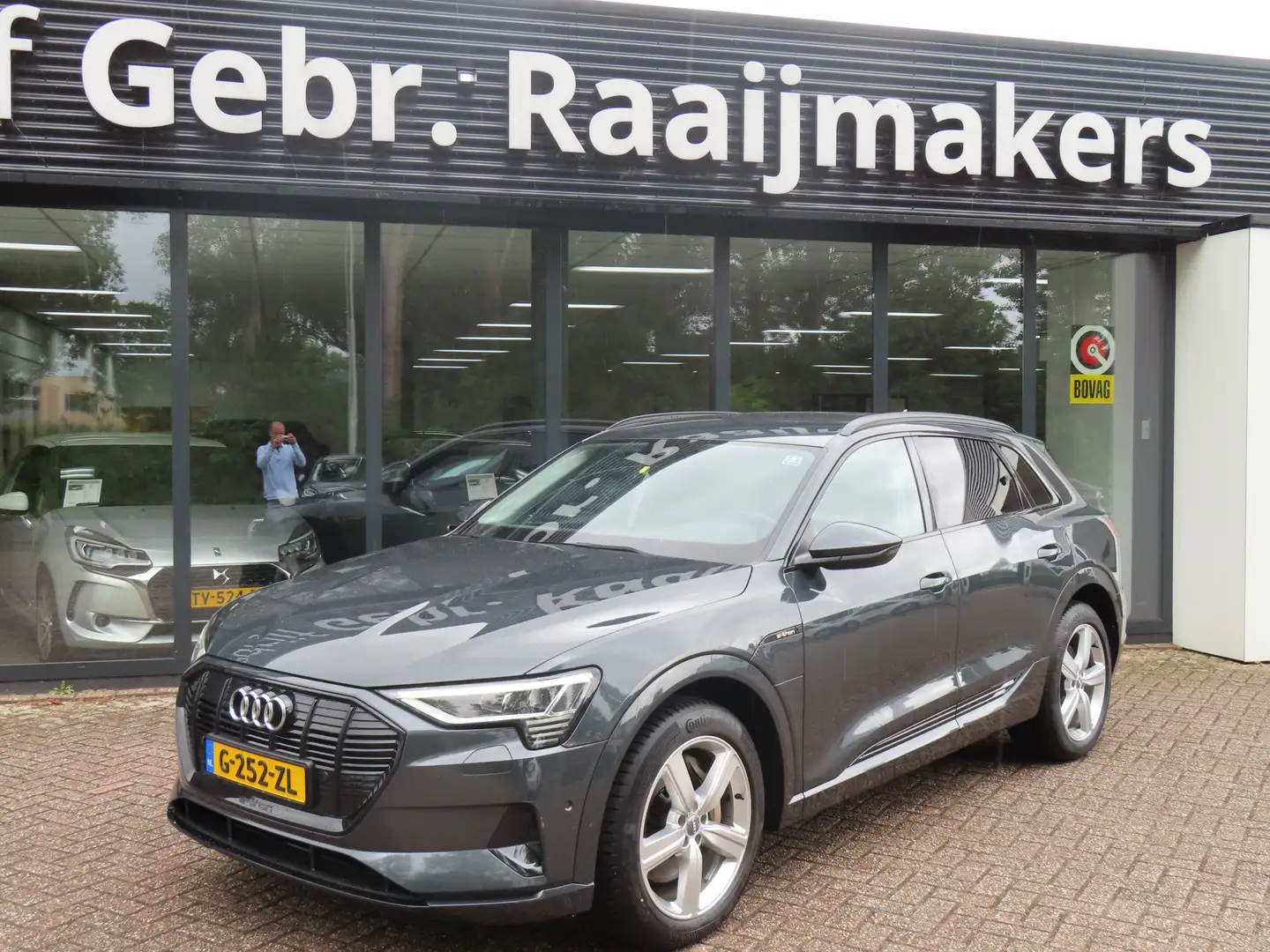 Audi e-tron e-tron 55 Quattro Advanced 95 kWh*EXPORTPRIJS* Grijs - 1