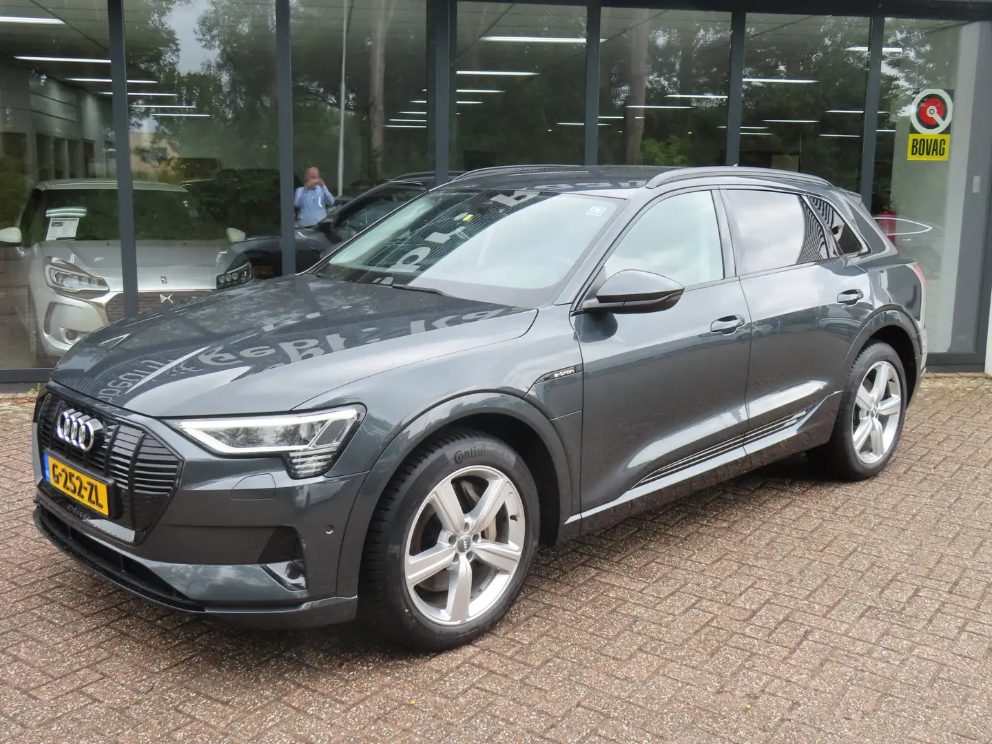 Audi e-tron e-tron 55 Quattro Advanced 95 kWh*EXPORTPRIJS* Grijs - 2