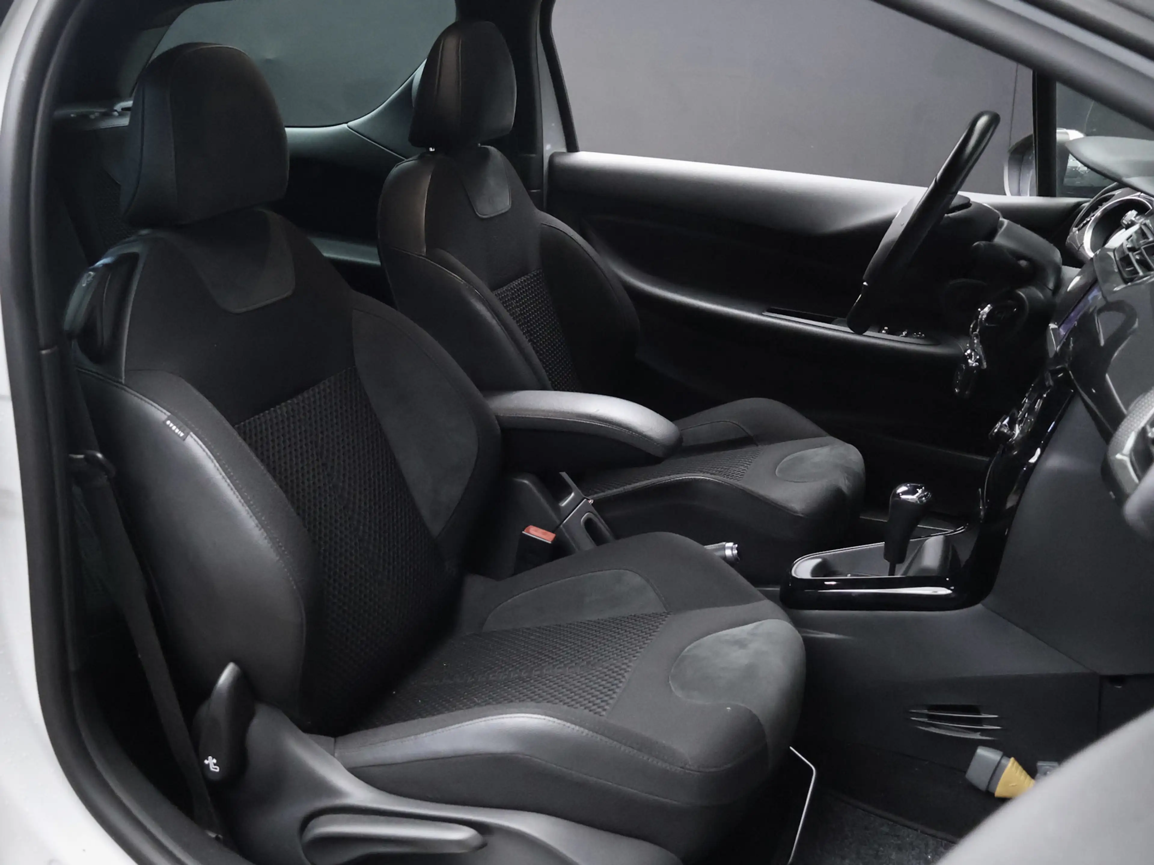 DS Automobiles DS 3 1.2 PureTech Business Sport NIEUWE DISTRIBUTIE (NA — photo 27