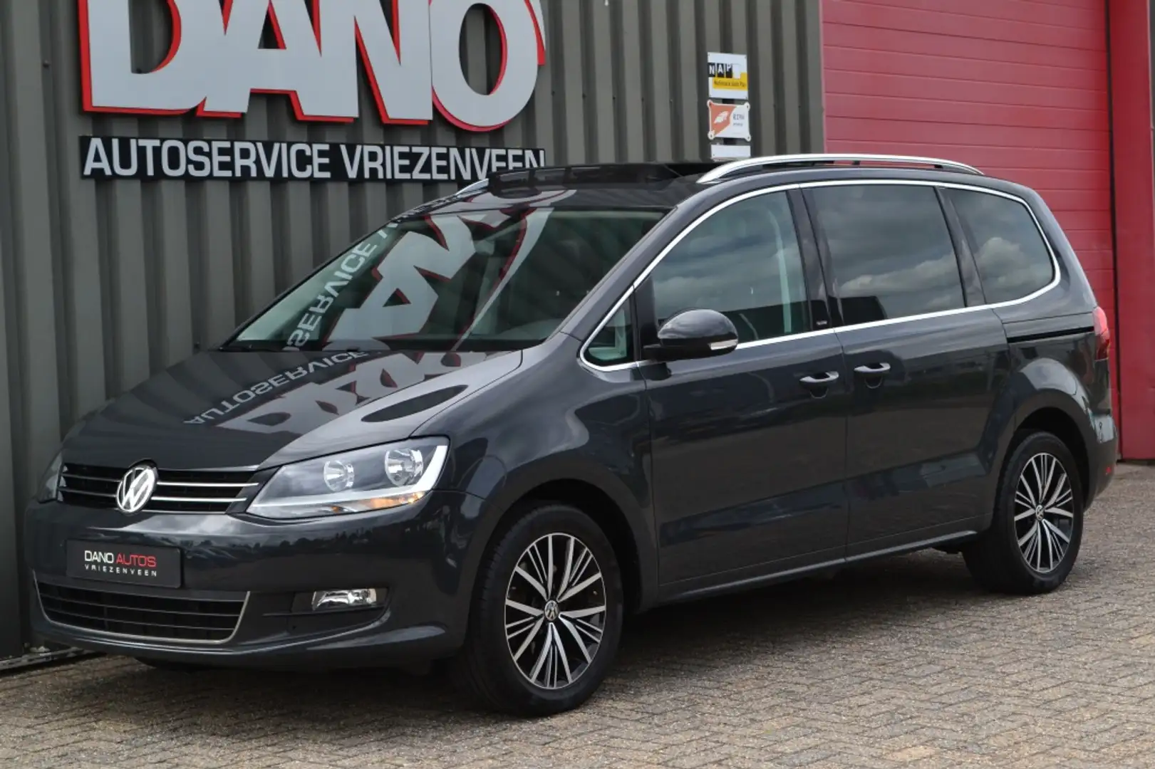 Volkswagen Sharan 1.4 TSI 150PK Allstar 7-persoon Navi/Camera/ACC Grau - 1