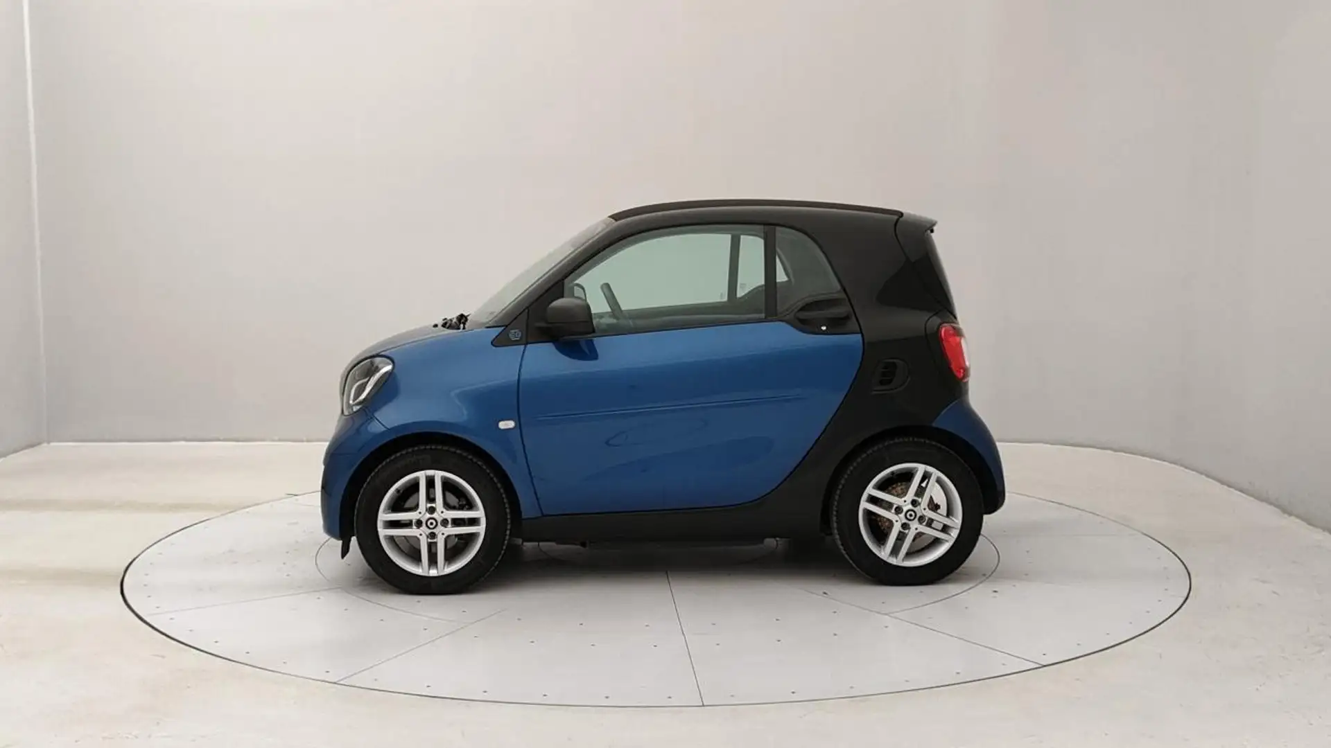 smart forTwo eq Pure 22kW Blu/Azzurro - 2