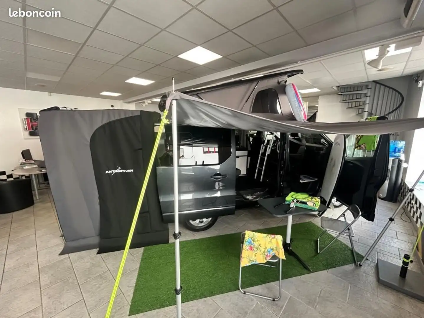 Renault Trafic FLEX 5 ANTILOPE VAN L1H1 CONFORT %2B BLUEDCI 150 EDC AMENAGE PLACES 4 COUCHAGES Gris - 2