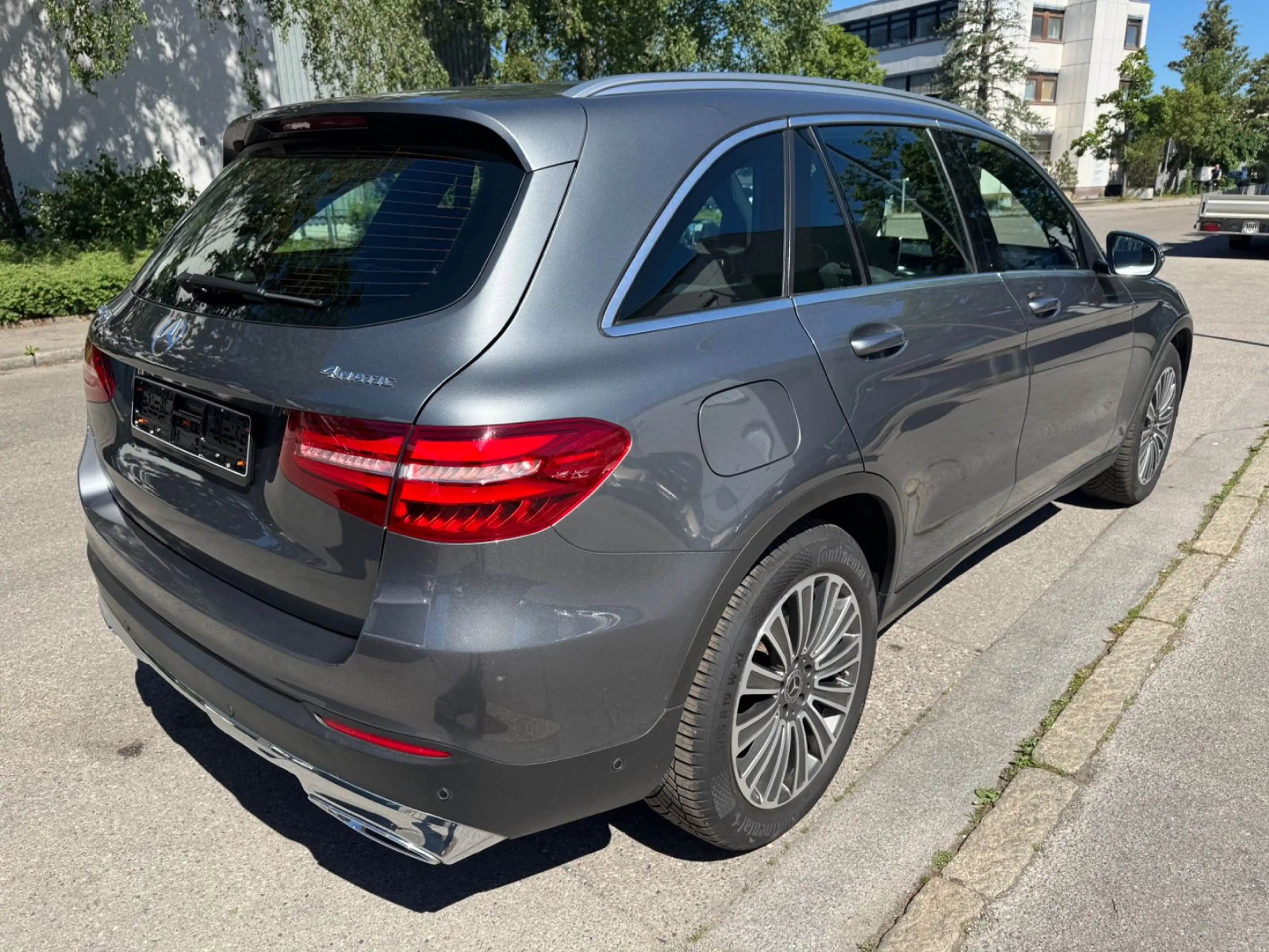 Mercedes-Benz GLC 350 d Exclusive/9G/4M/Airm/LED/Distr/Burm/360 — photo 8