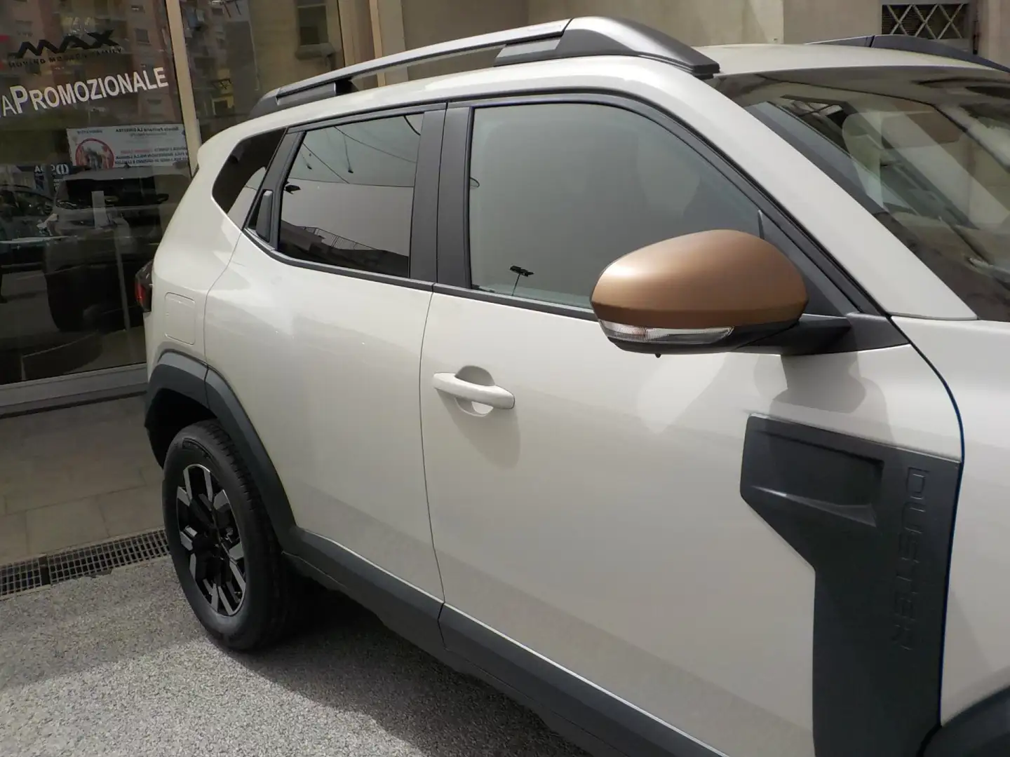 Dacia Duster NUOVO 2024 - 1.0 GPL 100 CV Expression - 2