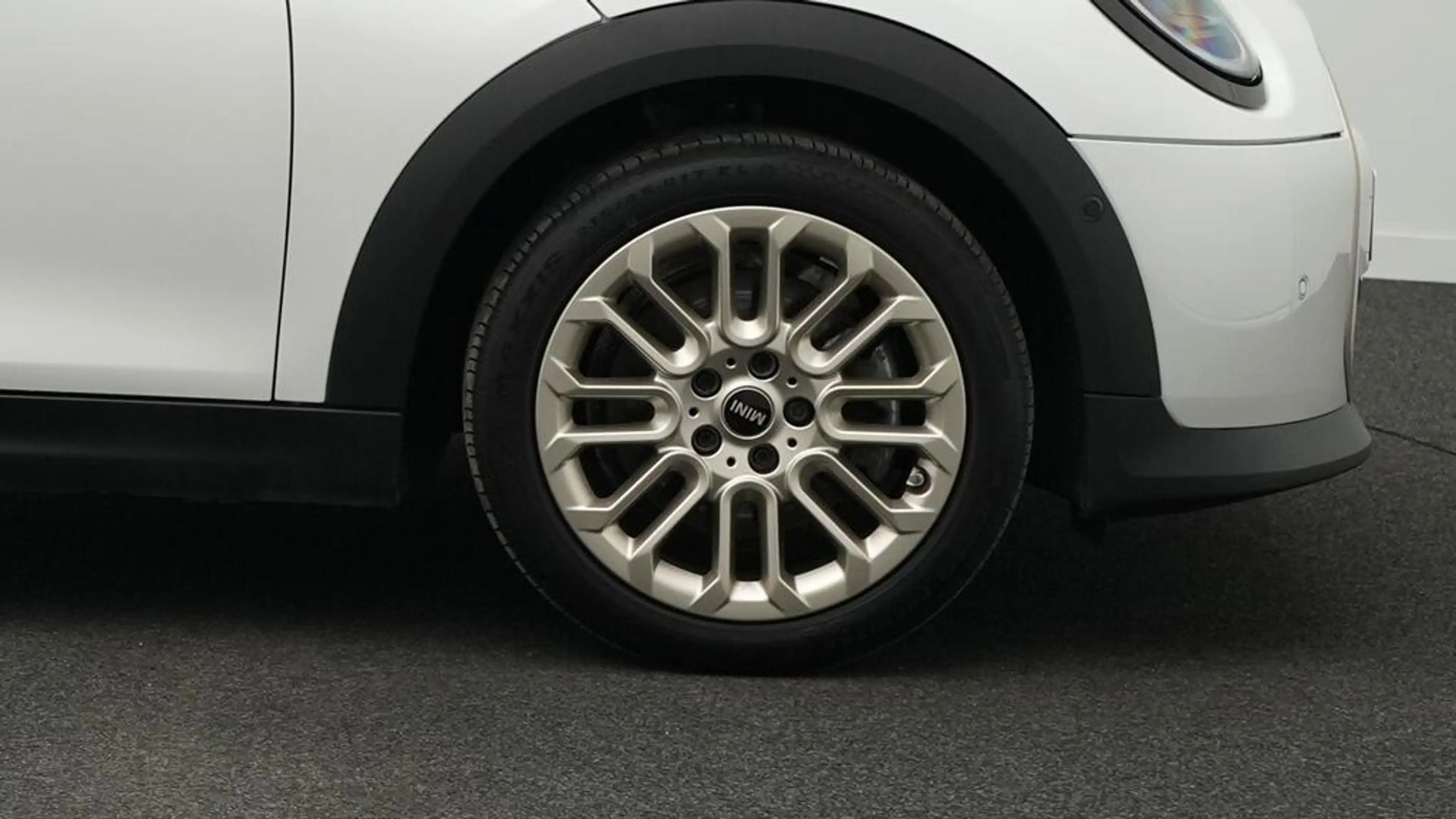 MINI Cooper C Favoured Trim — photo 10