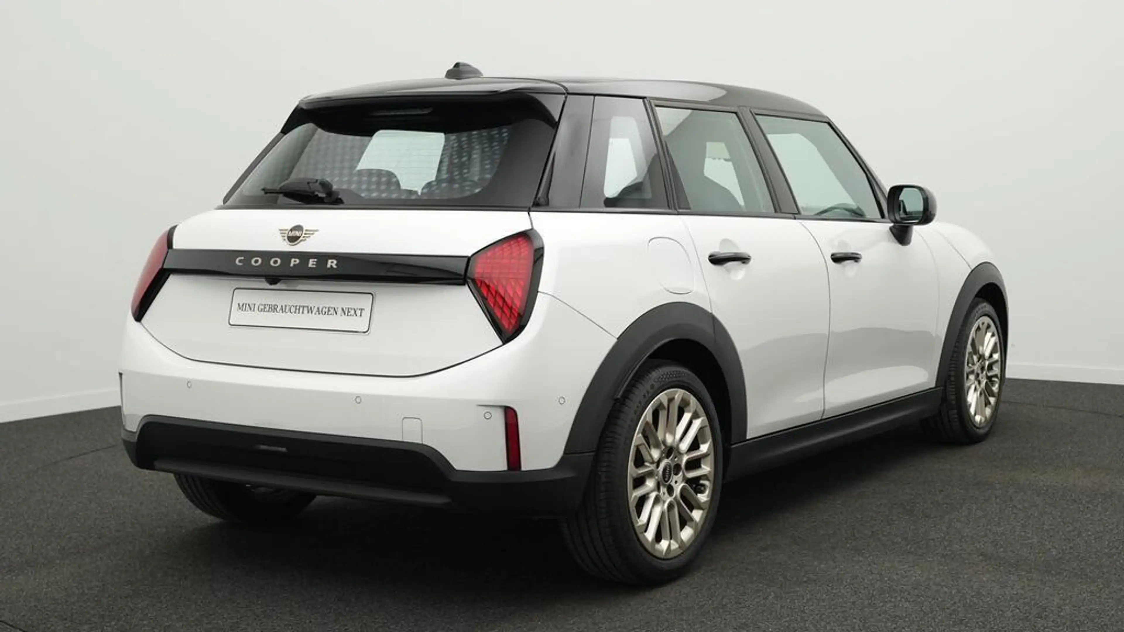 MINI Cooper C Favoured Trim — photo 4
