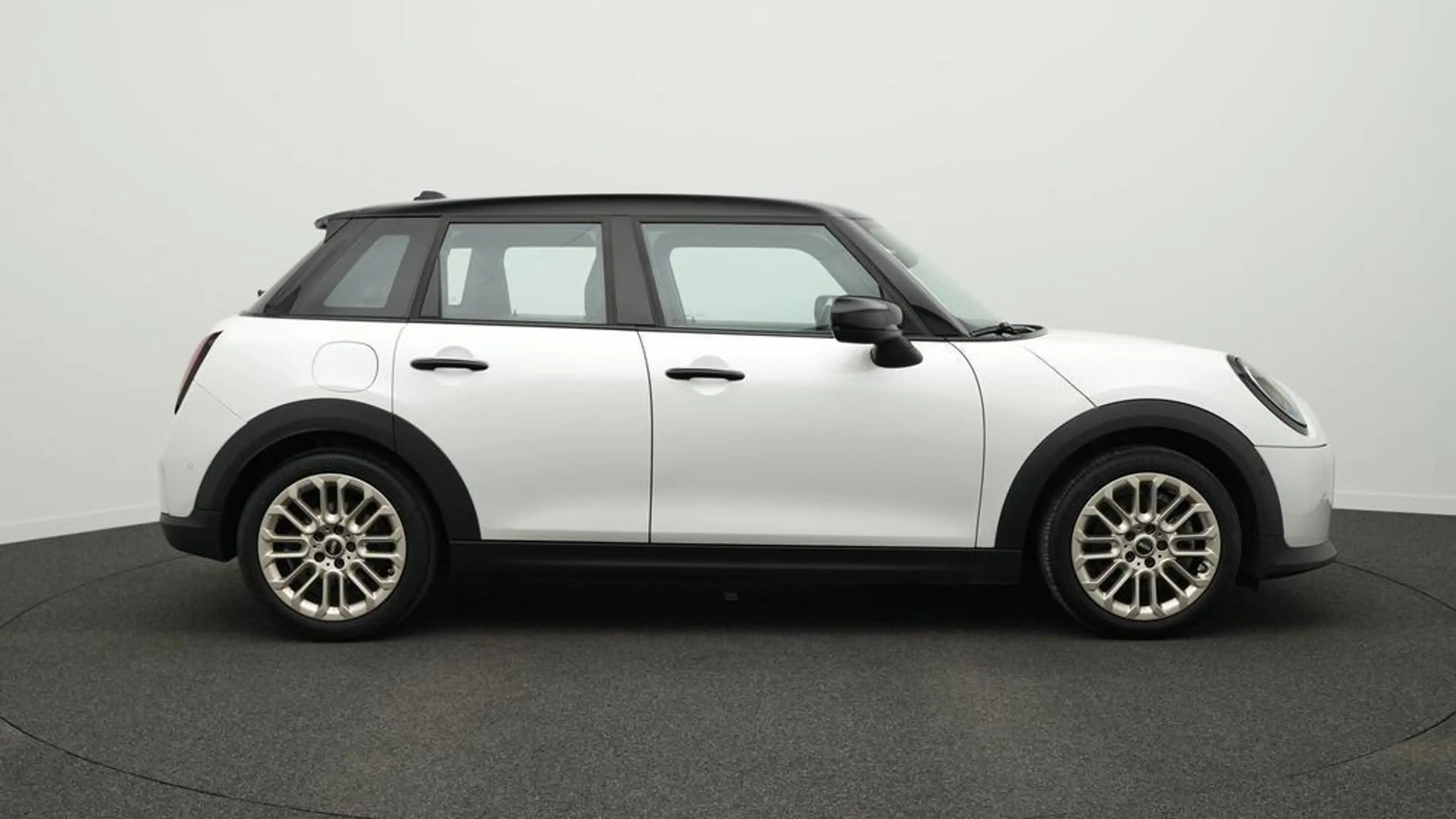 MINI Cooper C Favoured Trim — photo 2