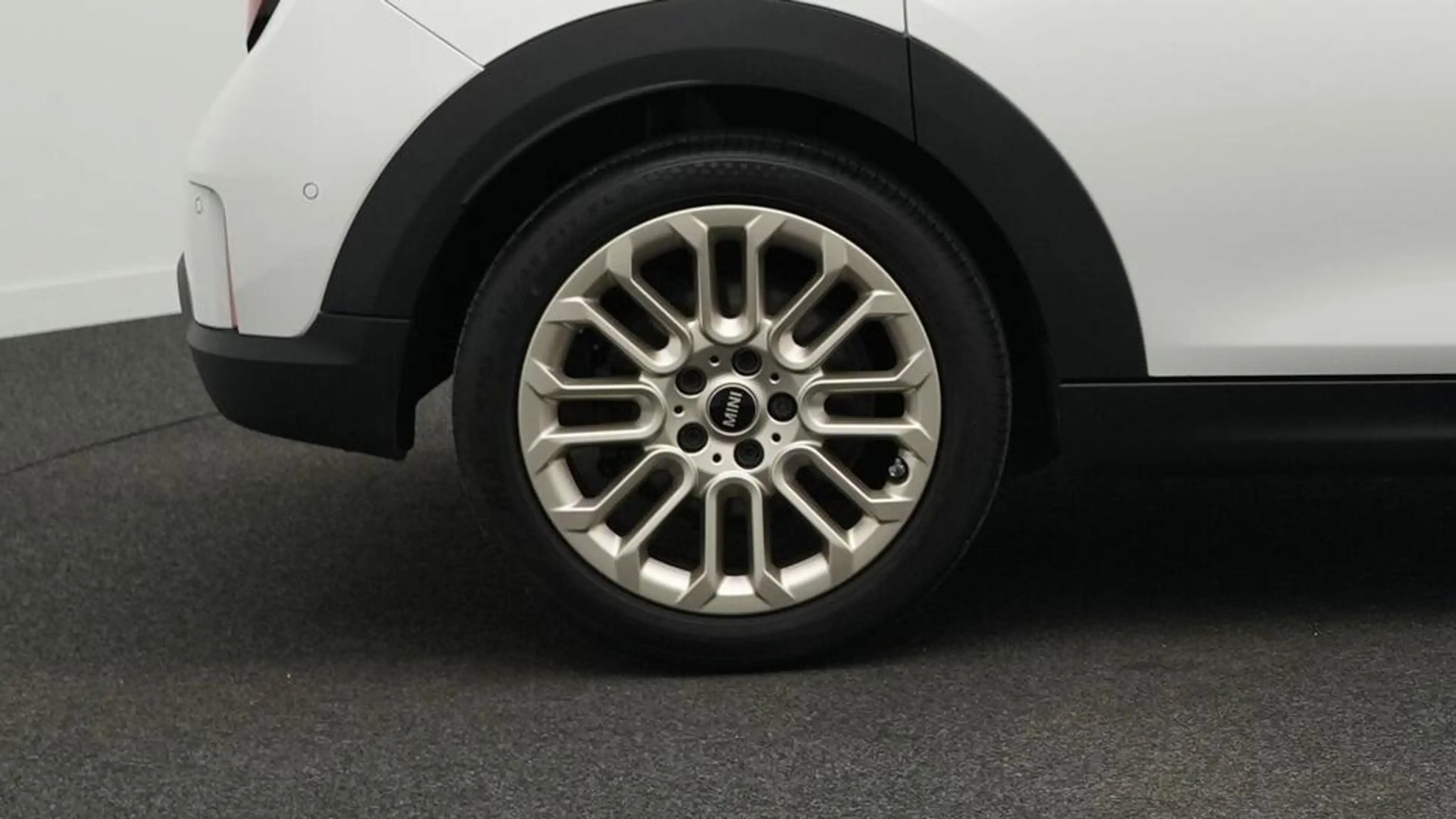 MINI Cooper C Favoured Trim — photo 13