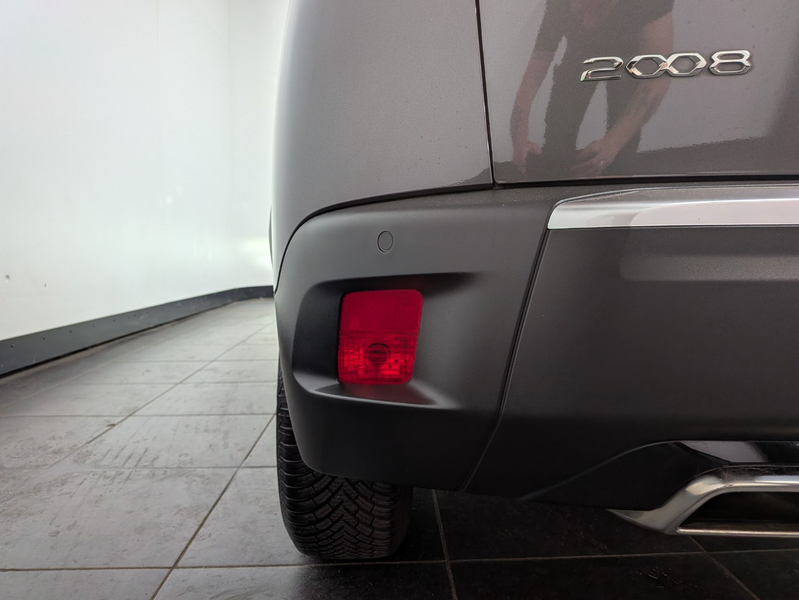 Peugeot 2008 1.2 PureTech Active Pack — photo 12