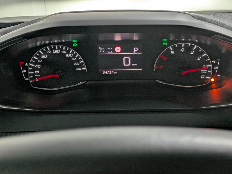 Peugeot 2008 1.2 PureTech Active Pack — photo 7