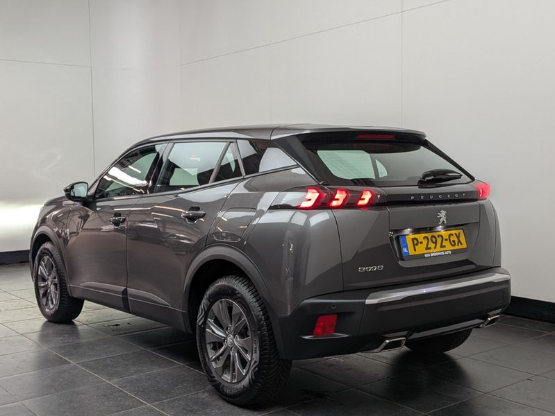 Peugeot 2008 1.2 PureTech Active Pack — photo 3