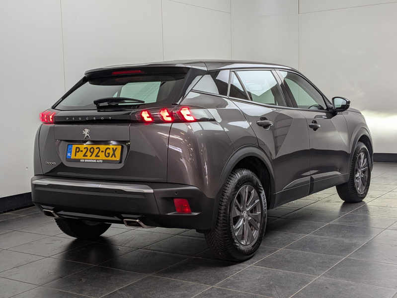 Peugeot 2008 1.2 PureTech Active Pack — photo 4