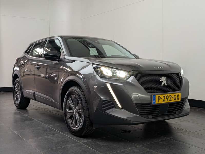 Peugeot 2008 1.2 PureTech Active Pack — photo 2