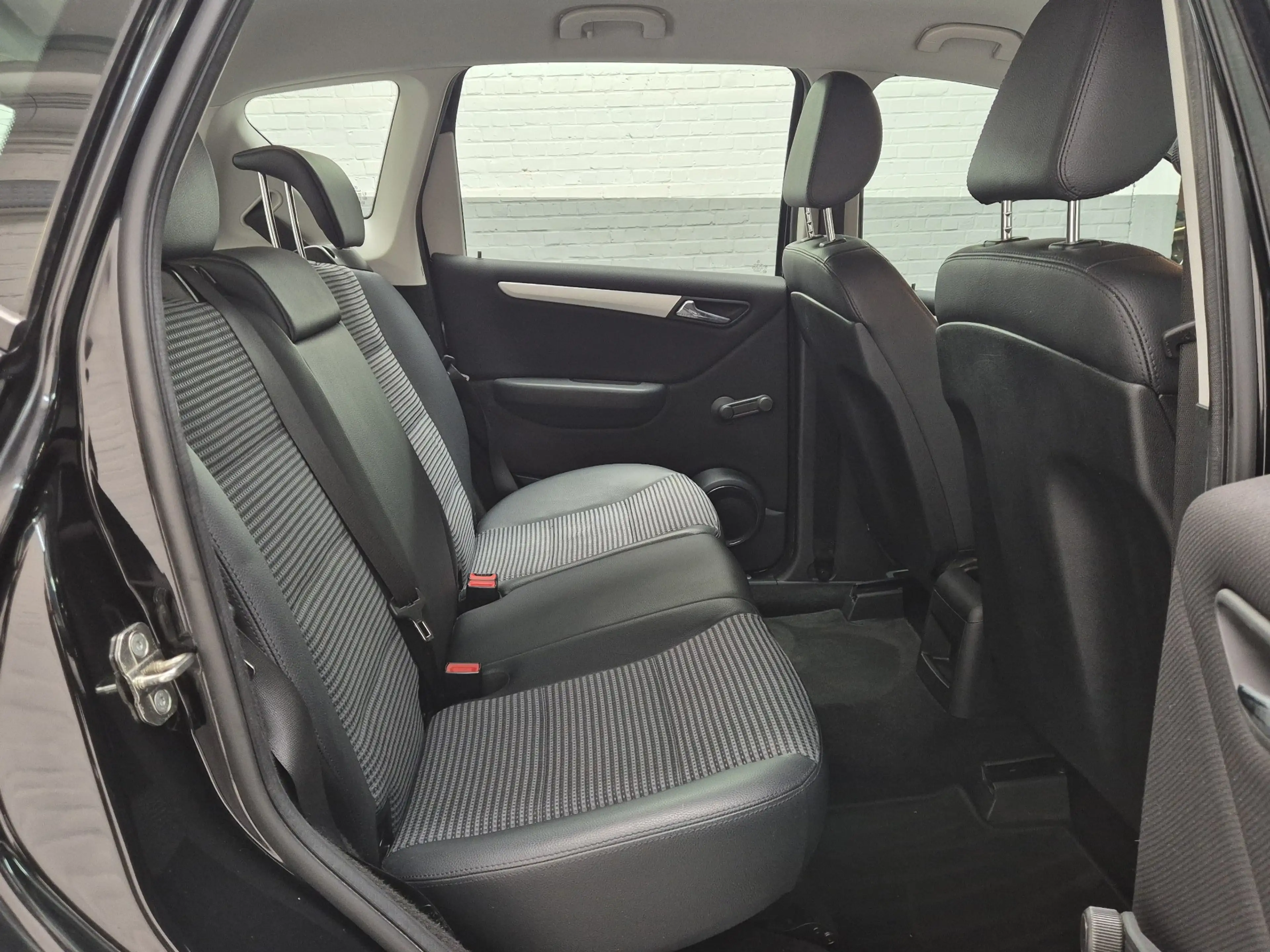 Mercedes-Benz A 150 A 150 Avantgarde - Très bel état ! - Carnet comple — photo 13